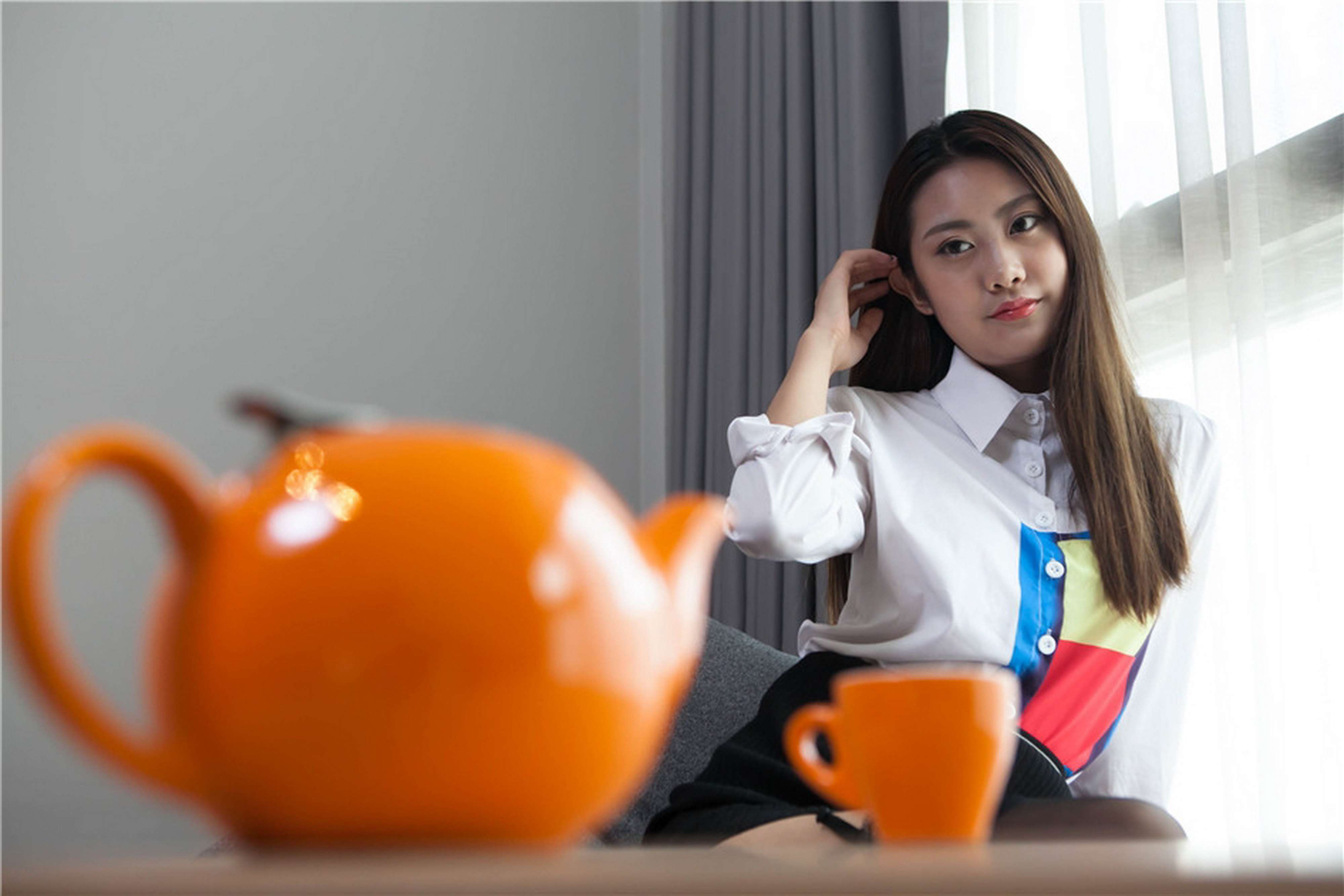 《白领装黑丝高跟》作品图