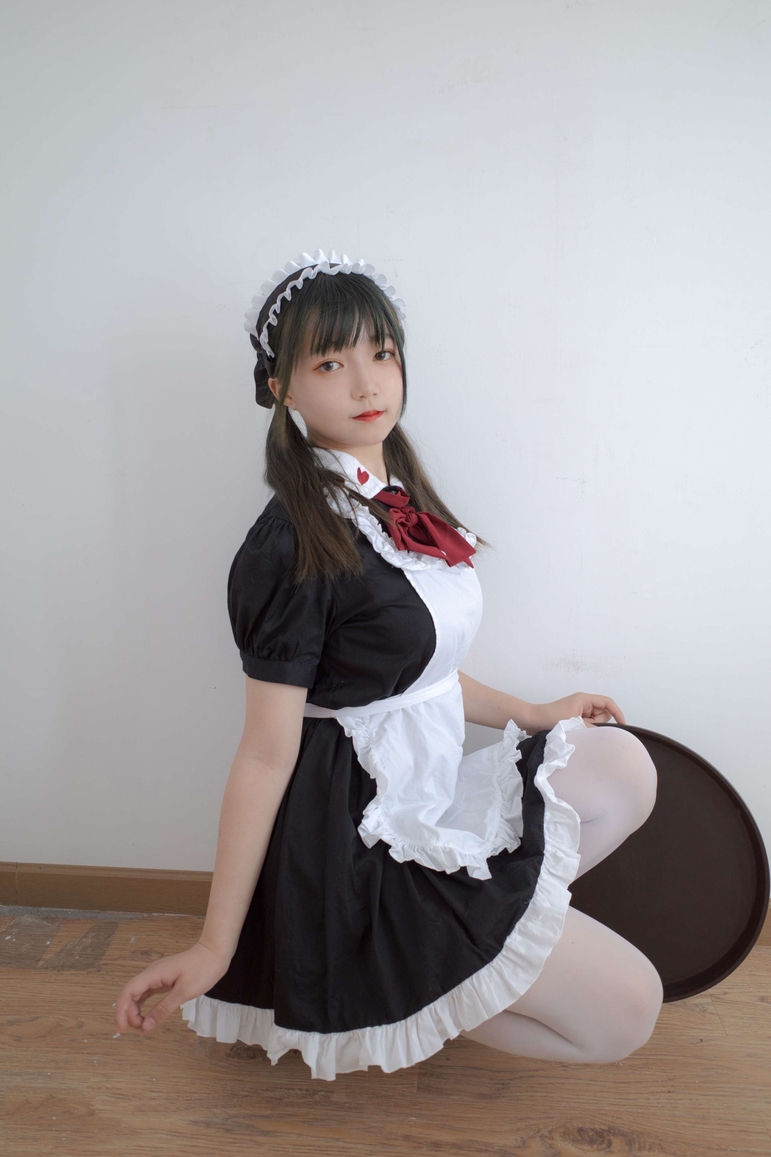 《女仆装の白丝脚》作品图