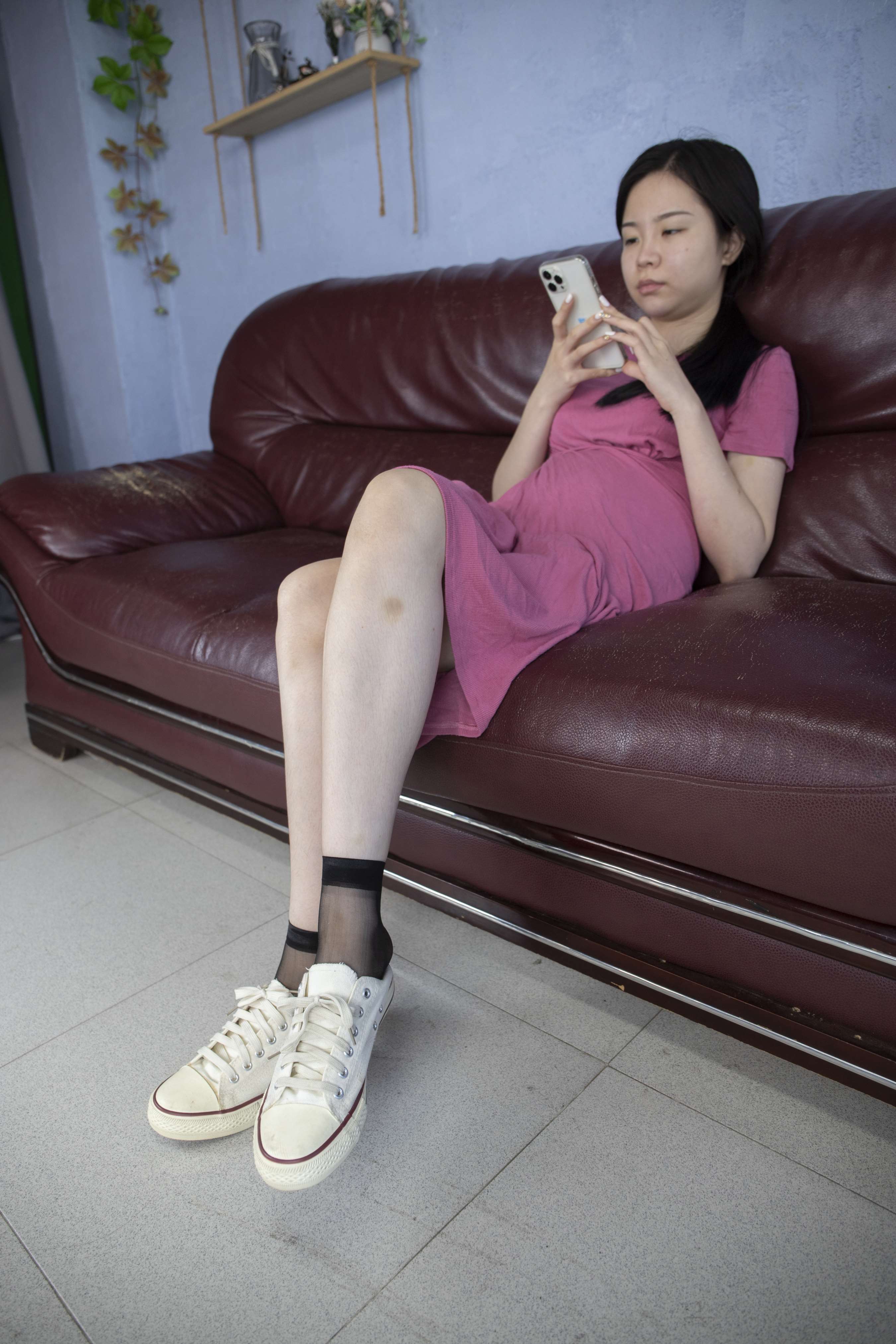 《灵儿黑丝脚挑鞋玩鞋【套图+4K视频】》作品图