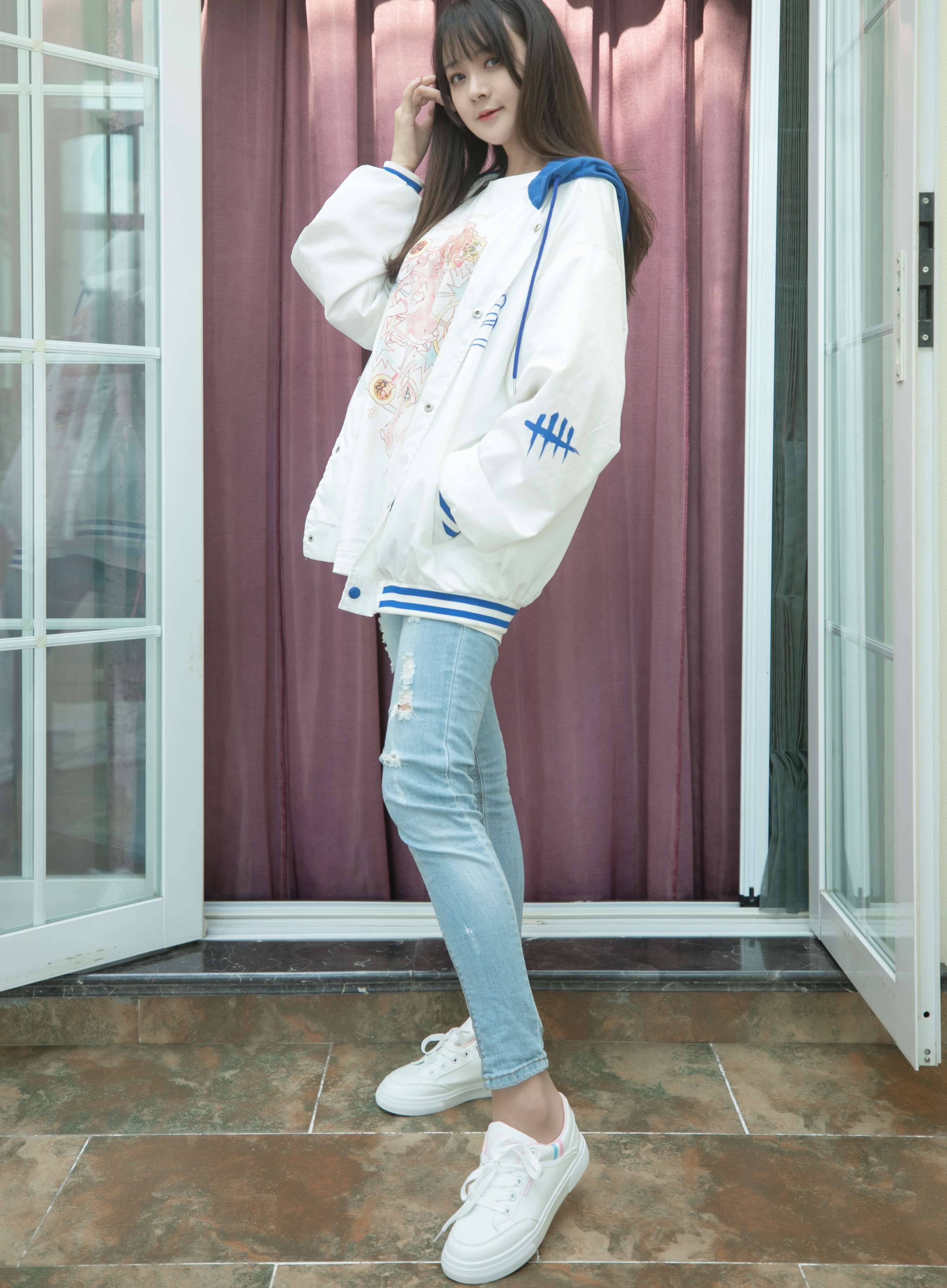 《郭郭 牛仔裤的超美》作品图