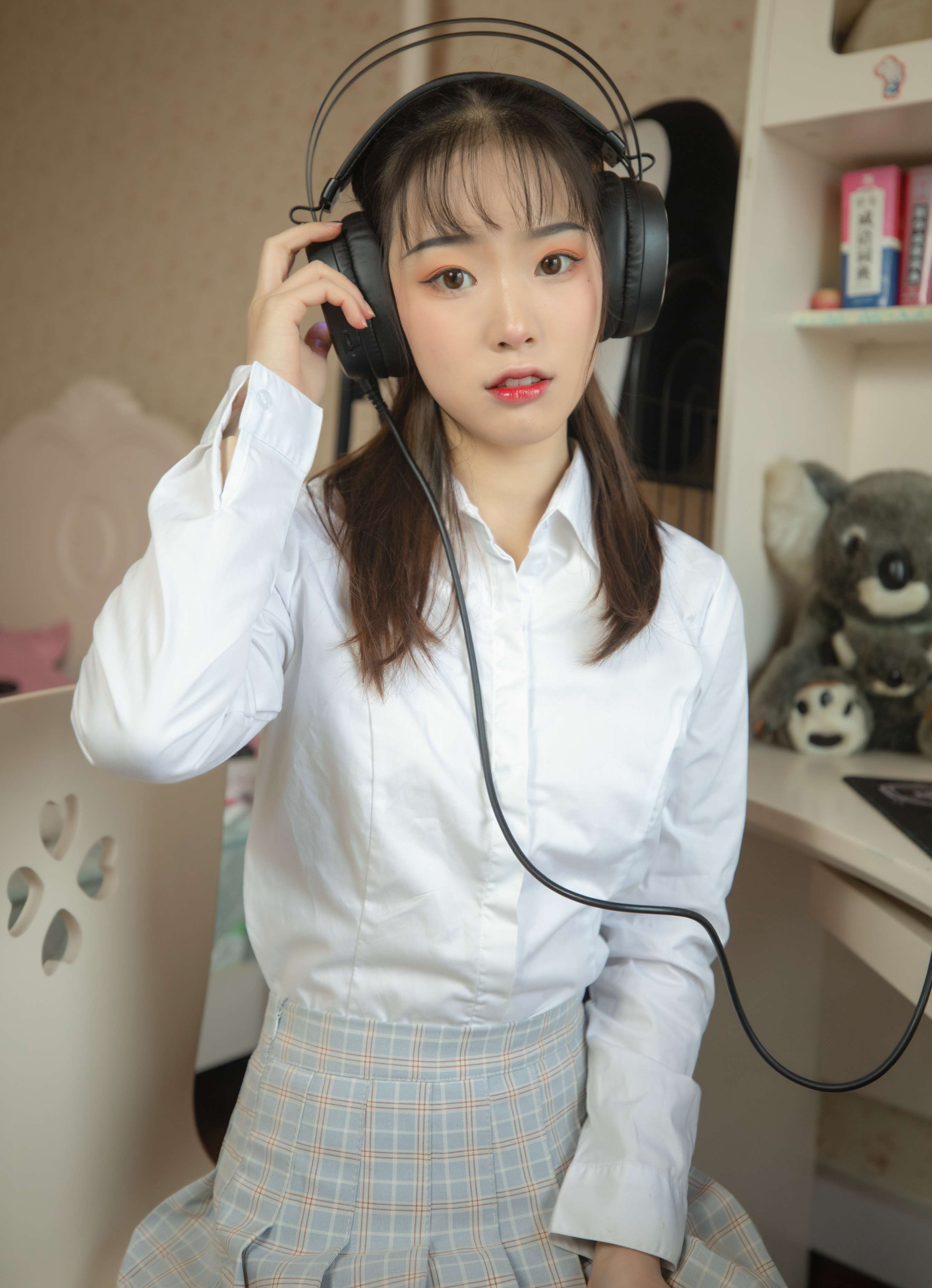 《琪瑛衬衣百褶群》作品图