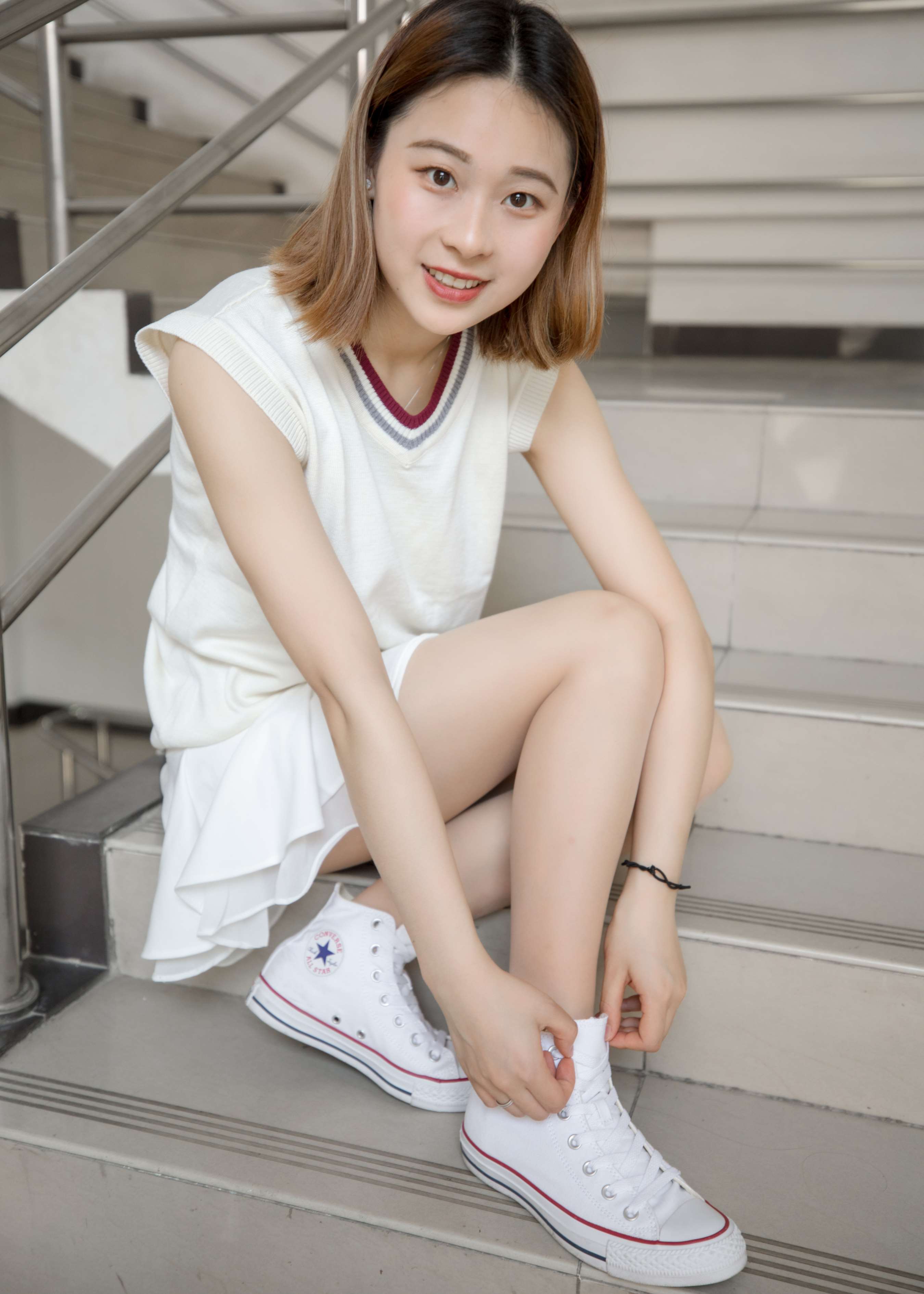 《学楼丝袜美腿 雯雯》作品图