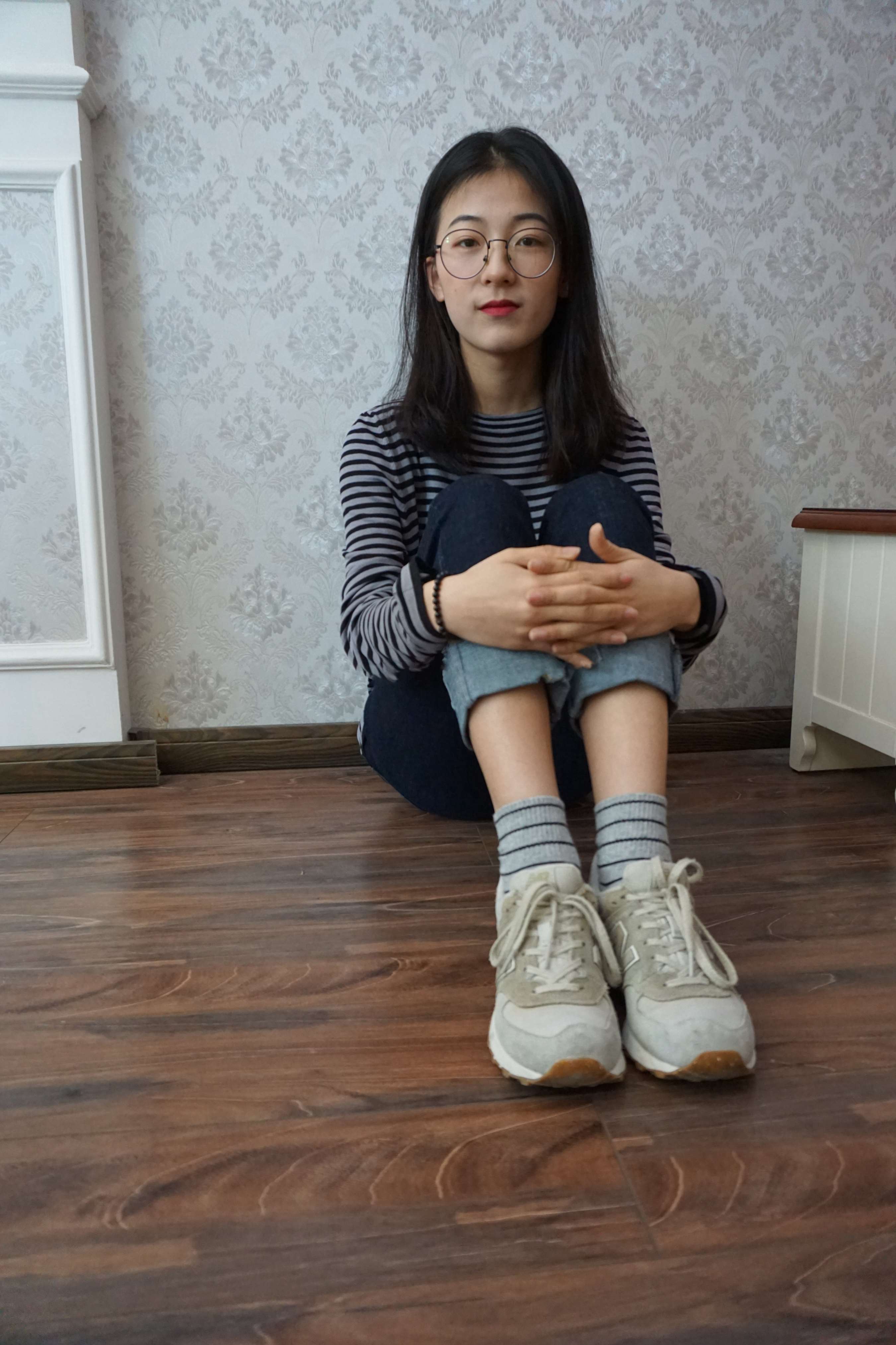 《四眼少女的棉袜脚》作品图