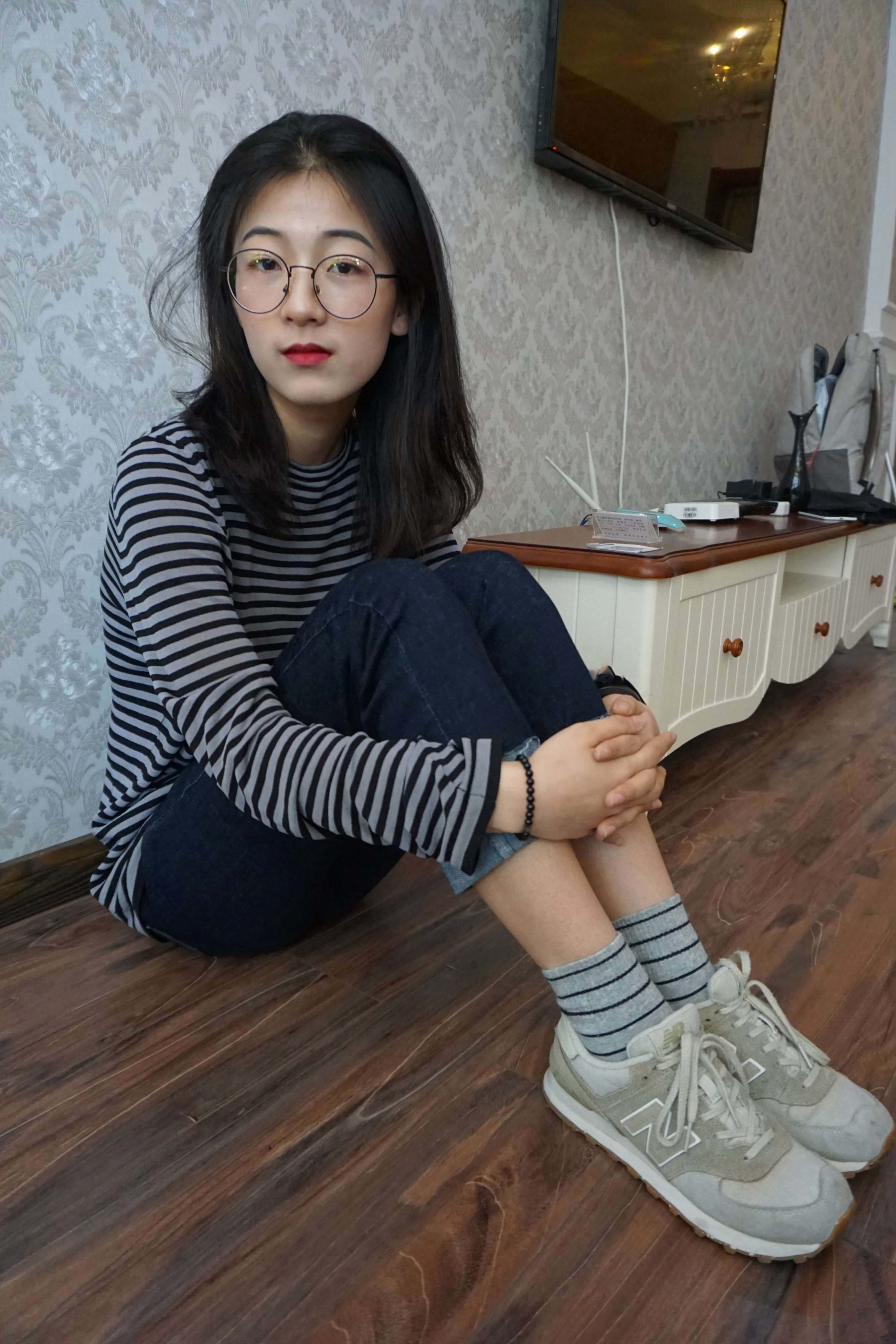 《四眼少女的棉袜脚》作品图