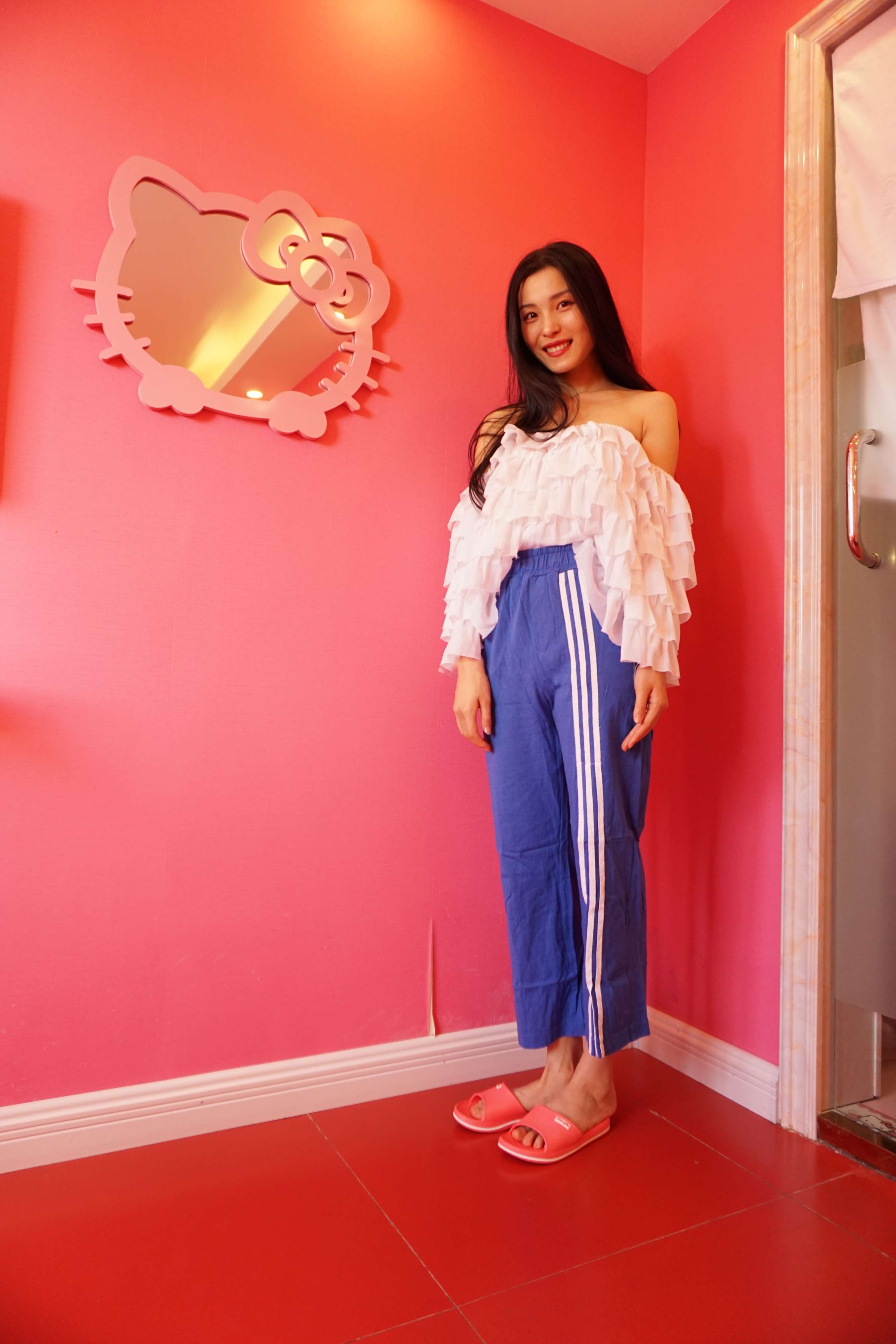 《娜娜学姐的赤足》作品图