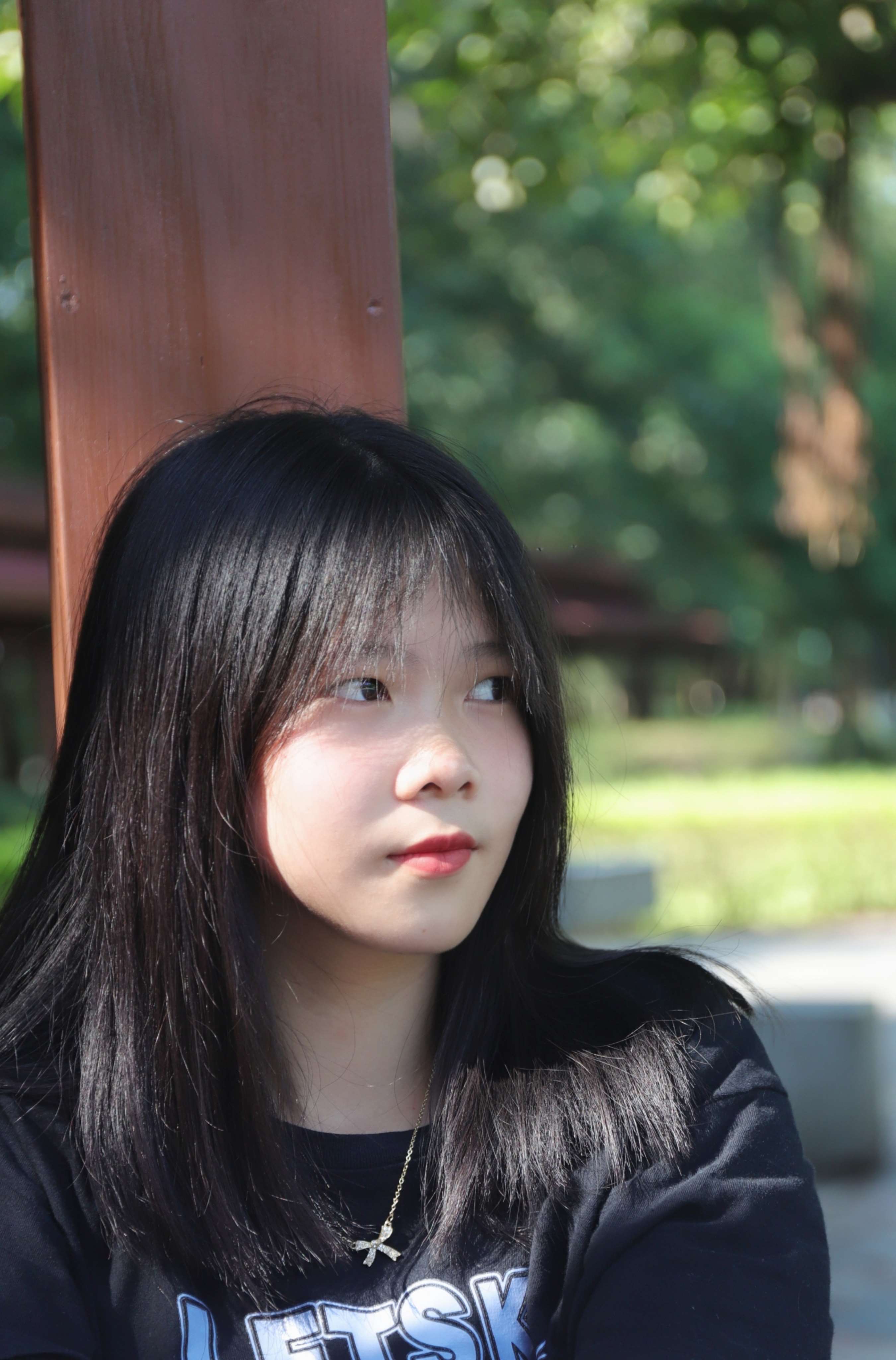 《小芳同学的雪白玉足》作品图