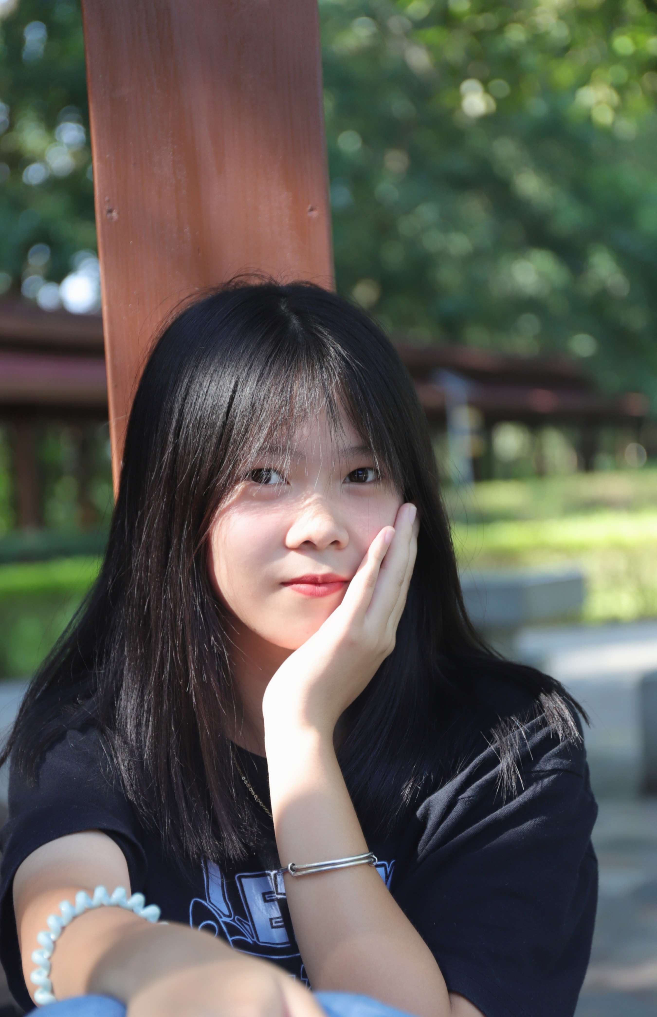 《小芳同学的雪白玉足》作品图