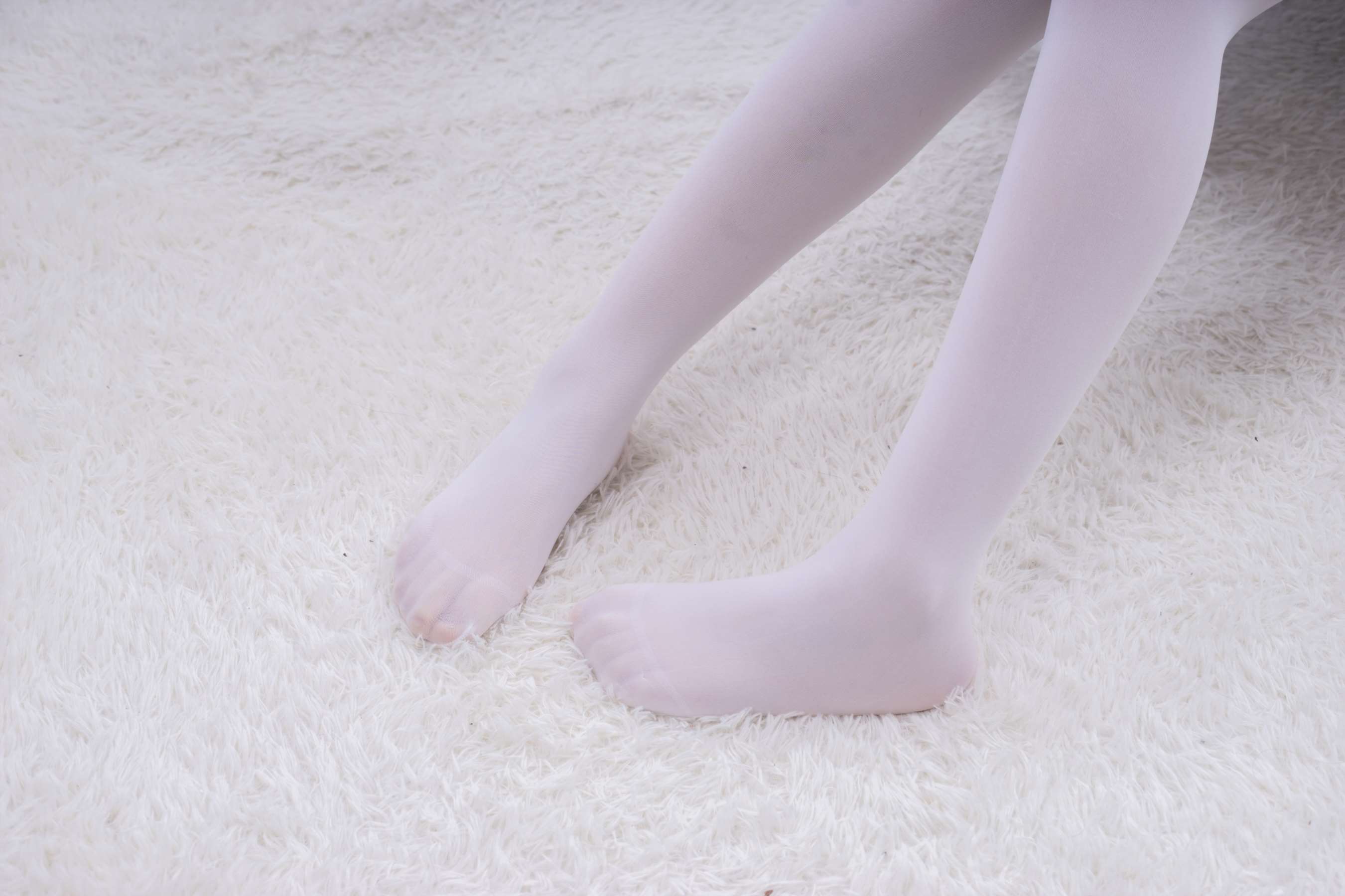 《小姐姐的白丝足》作品图