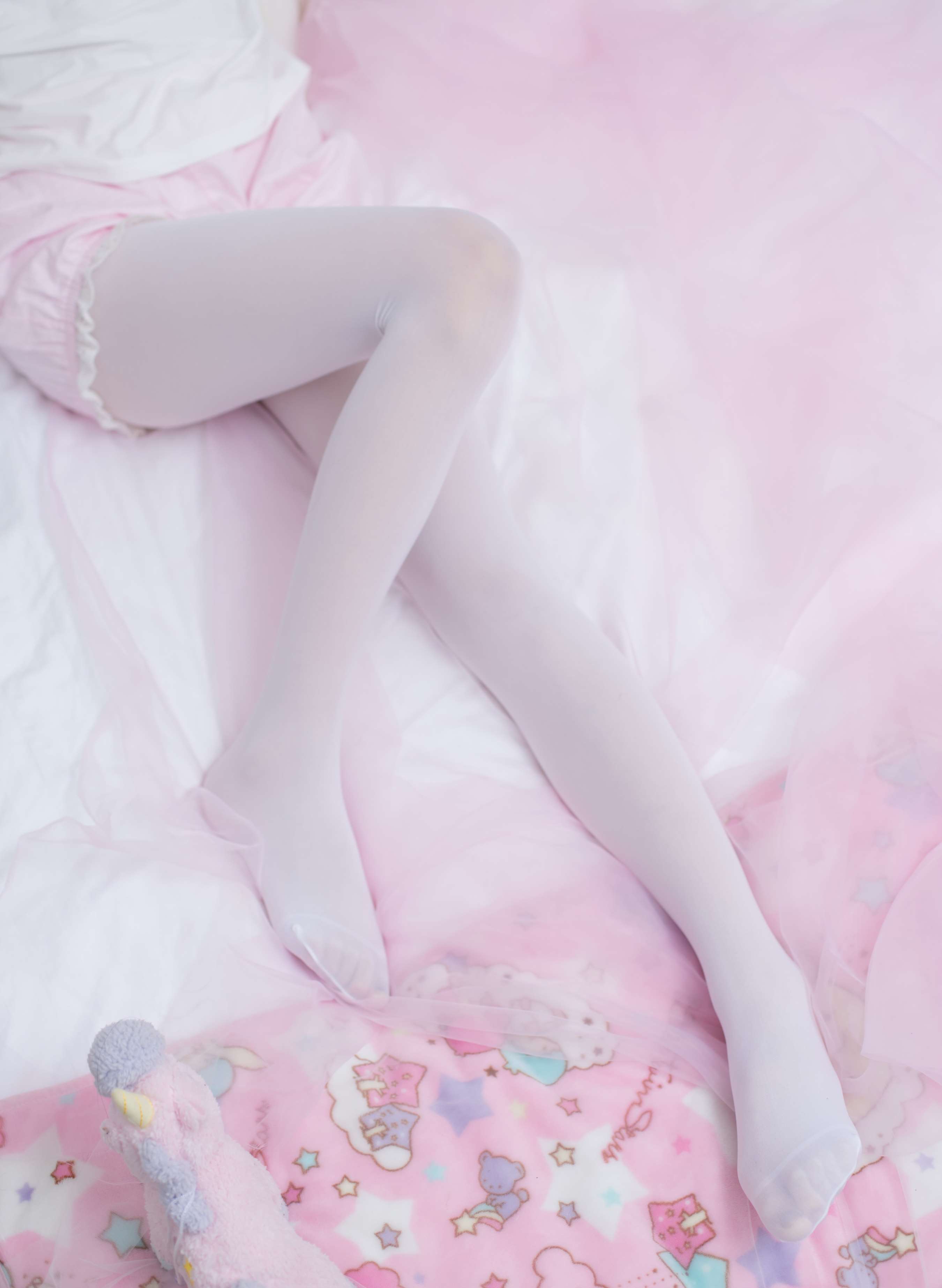 《粉色小姐姐白丝足》作品图