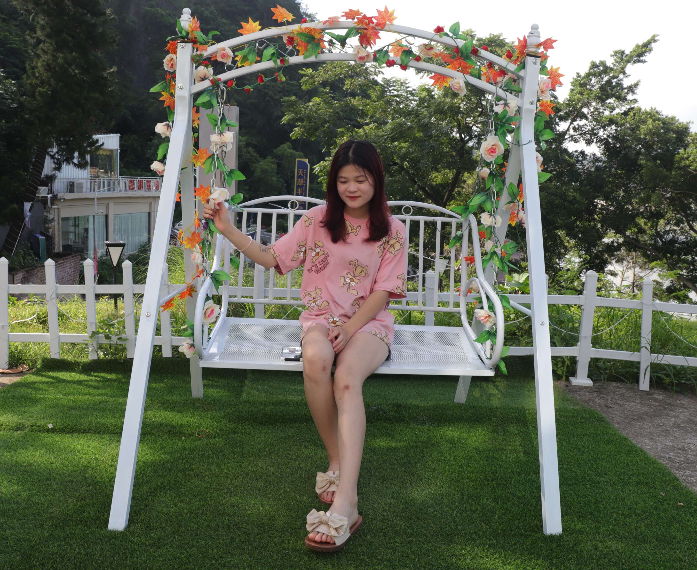 《小金师妹的白嫩脚丫回来了》作品图