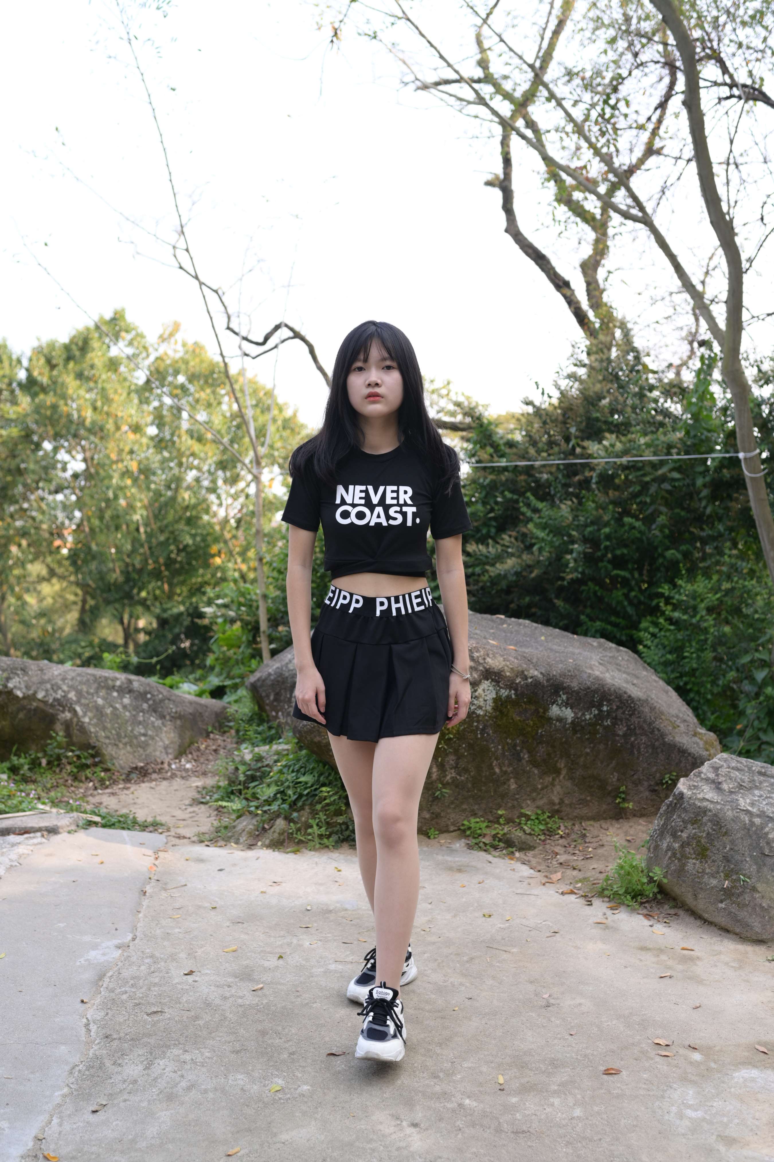 《西湖上小姐姐的丝足》作品图