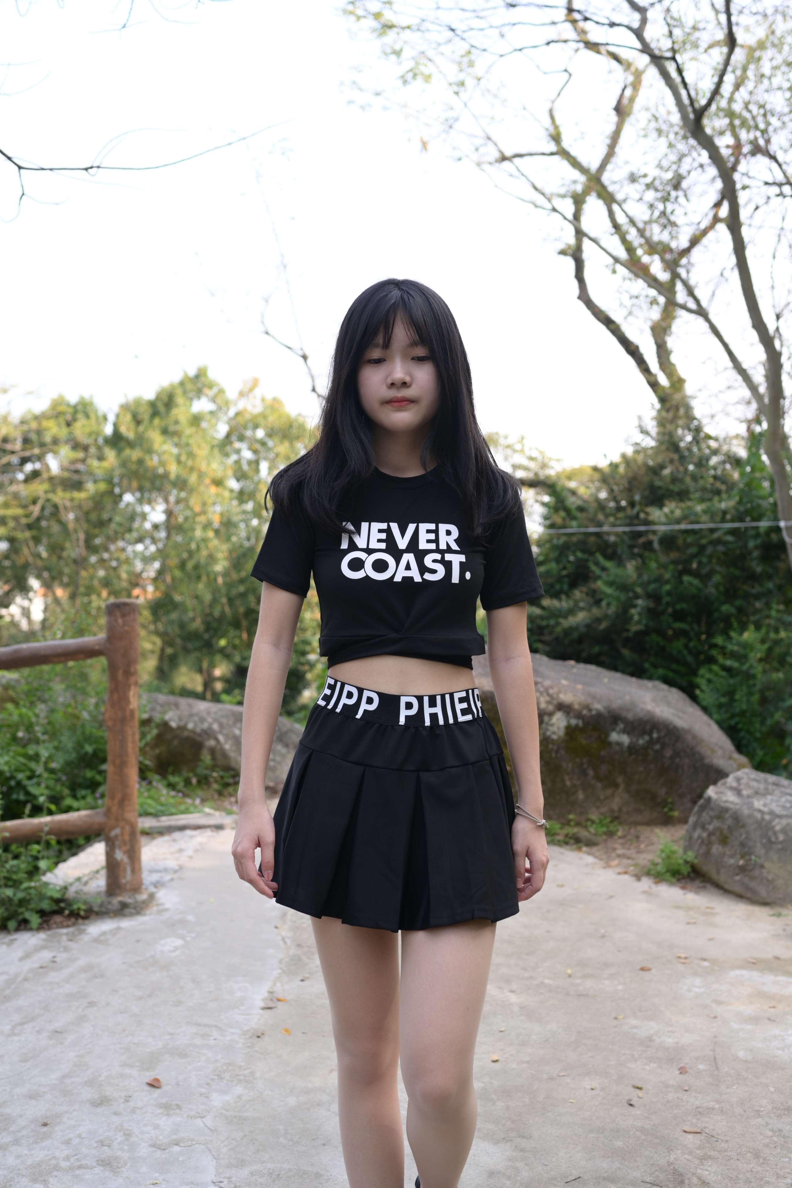 《西湖上小姐姐的丝足》作品图