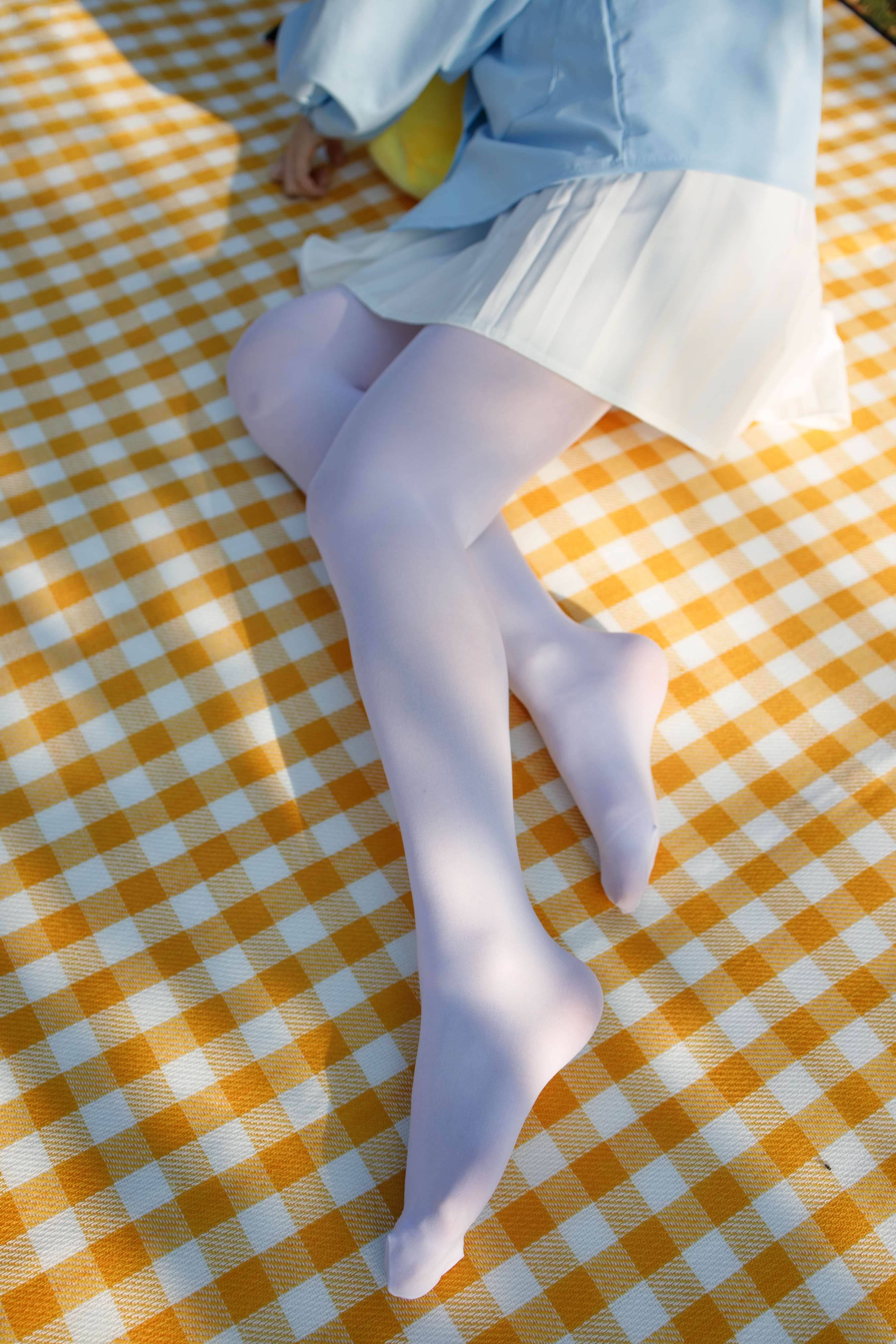 《【免费】小师妹黄帽の白丝脚》作品图