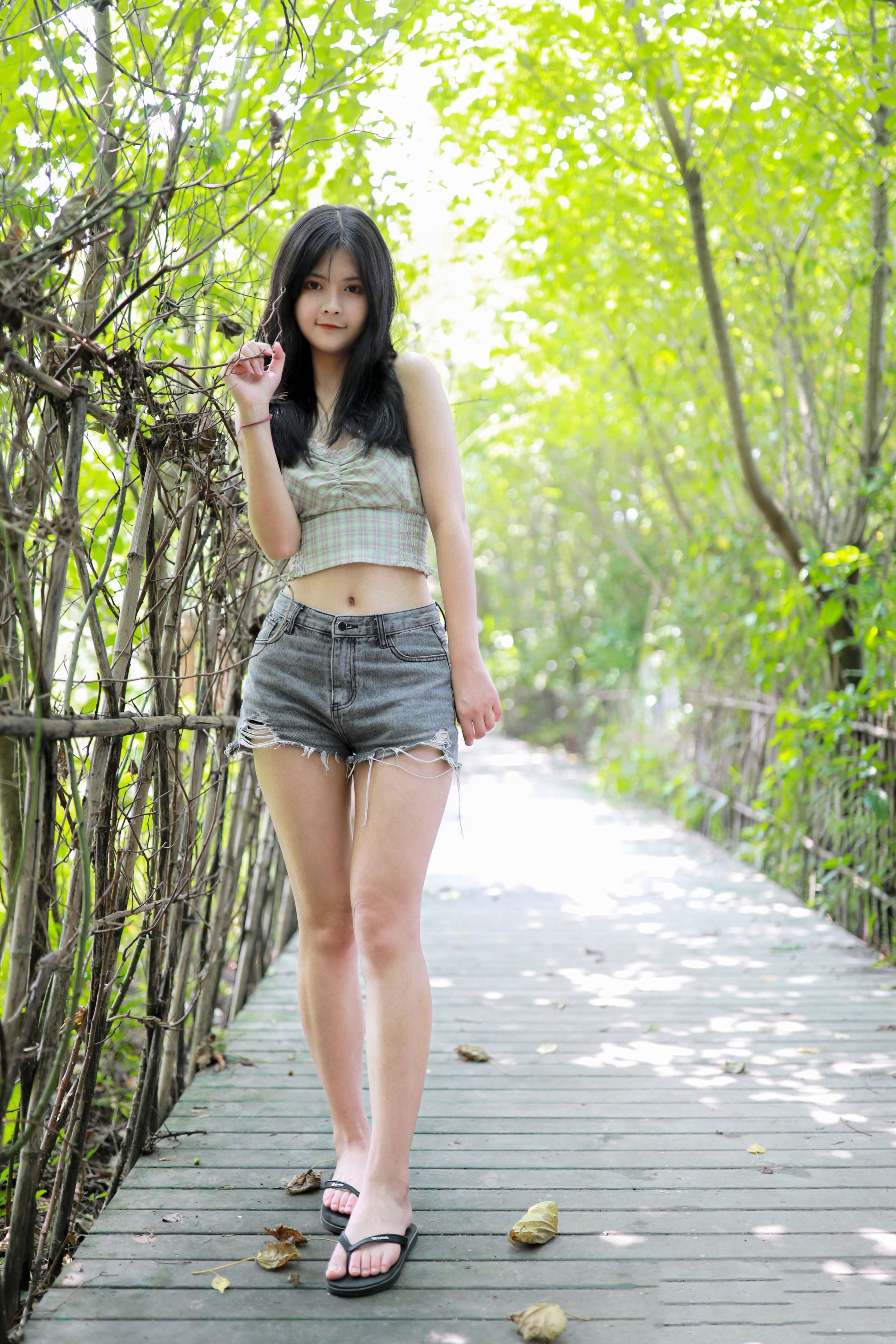 《美琳小师妹拖鞋裸足》作品图