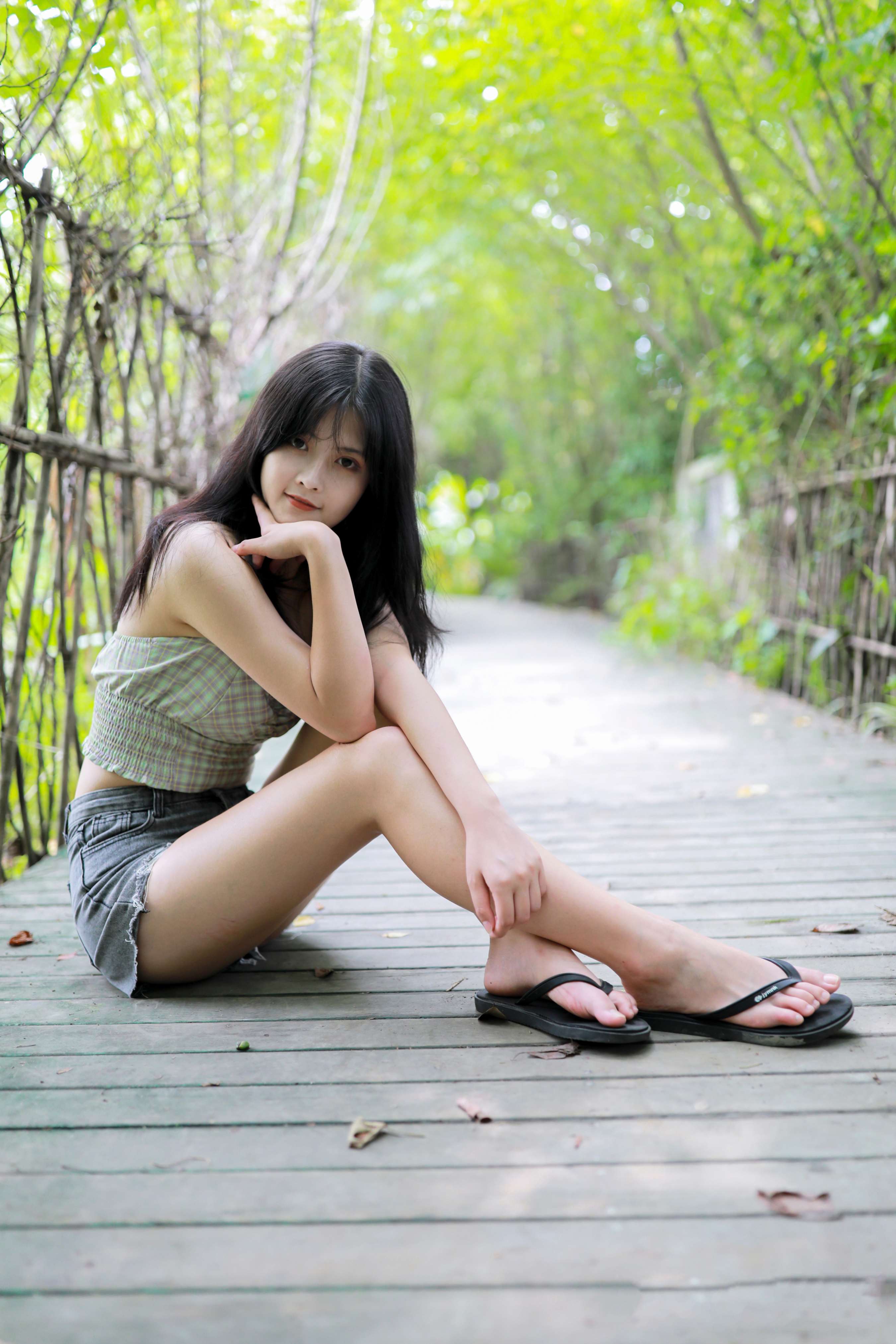 《美琳小师妹拖鞋裸足》作品图