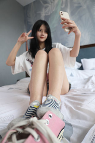美琳小师妹脚水冲咖啡搅拌踩饼干
