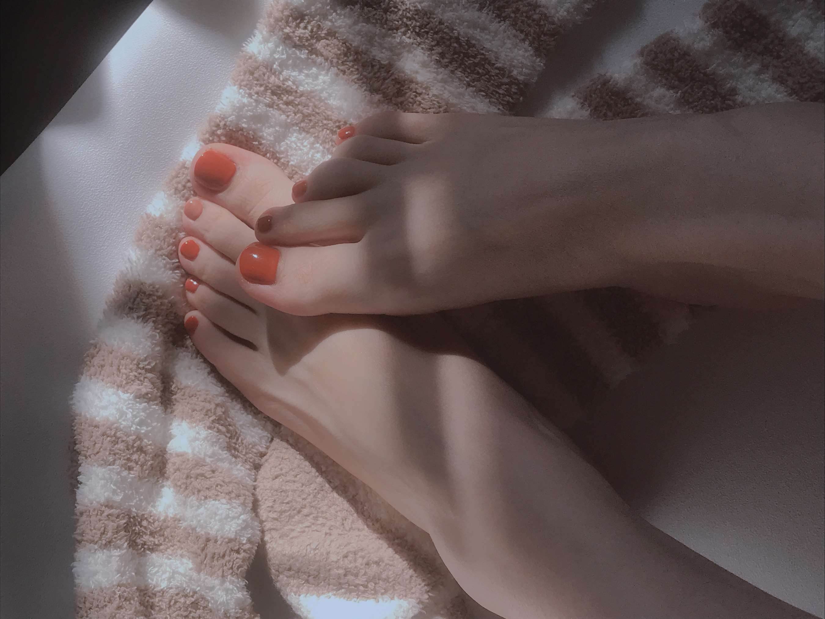 《雪雪小姐姐美腿脚丫》作品图