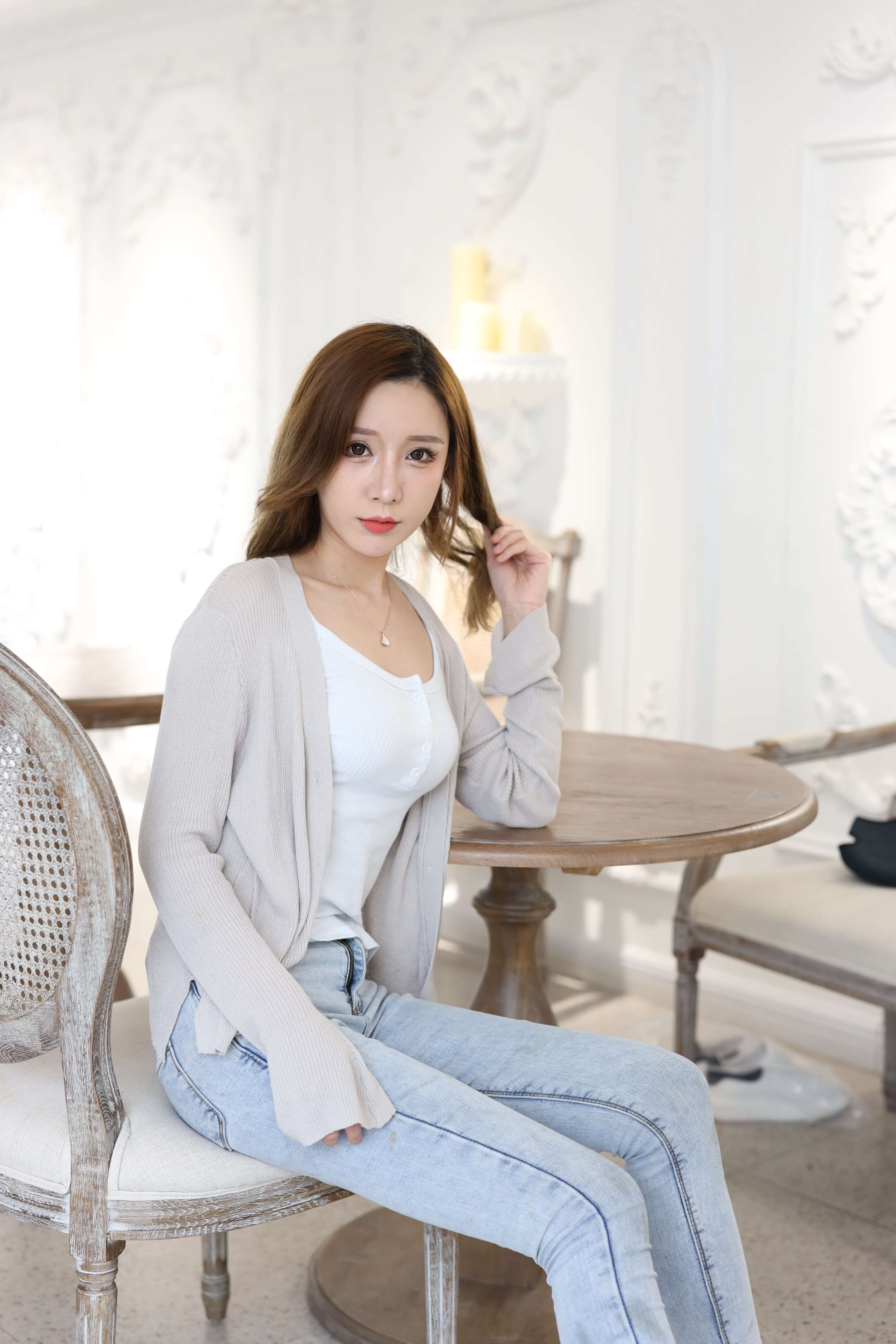 《linlin小姐姐的牛仔裤肉丝美腿》作品图