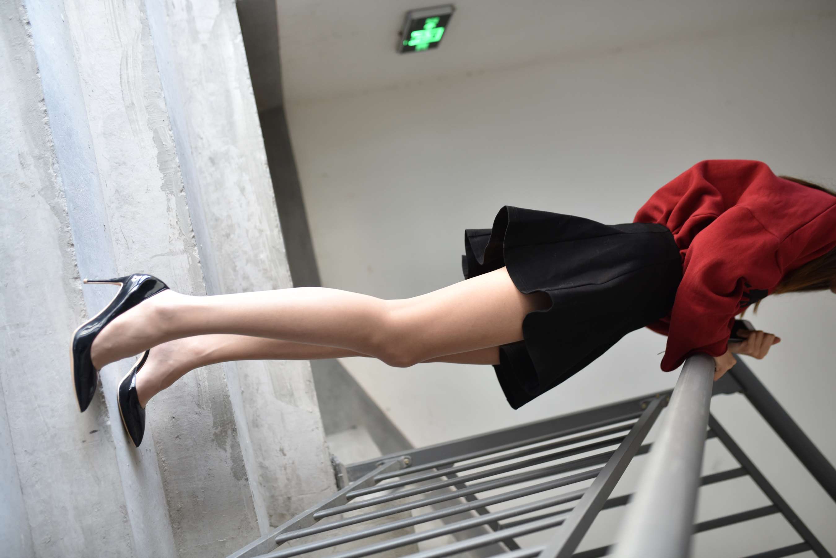 《玲玲小姐姐高跟丝足》作品图