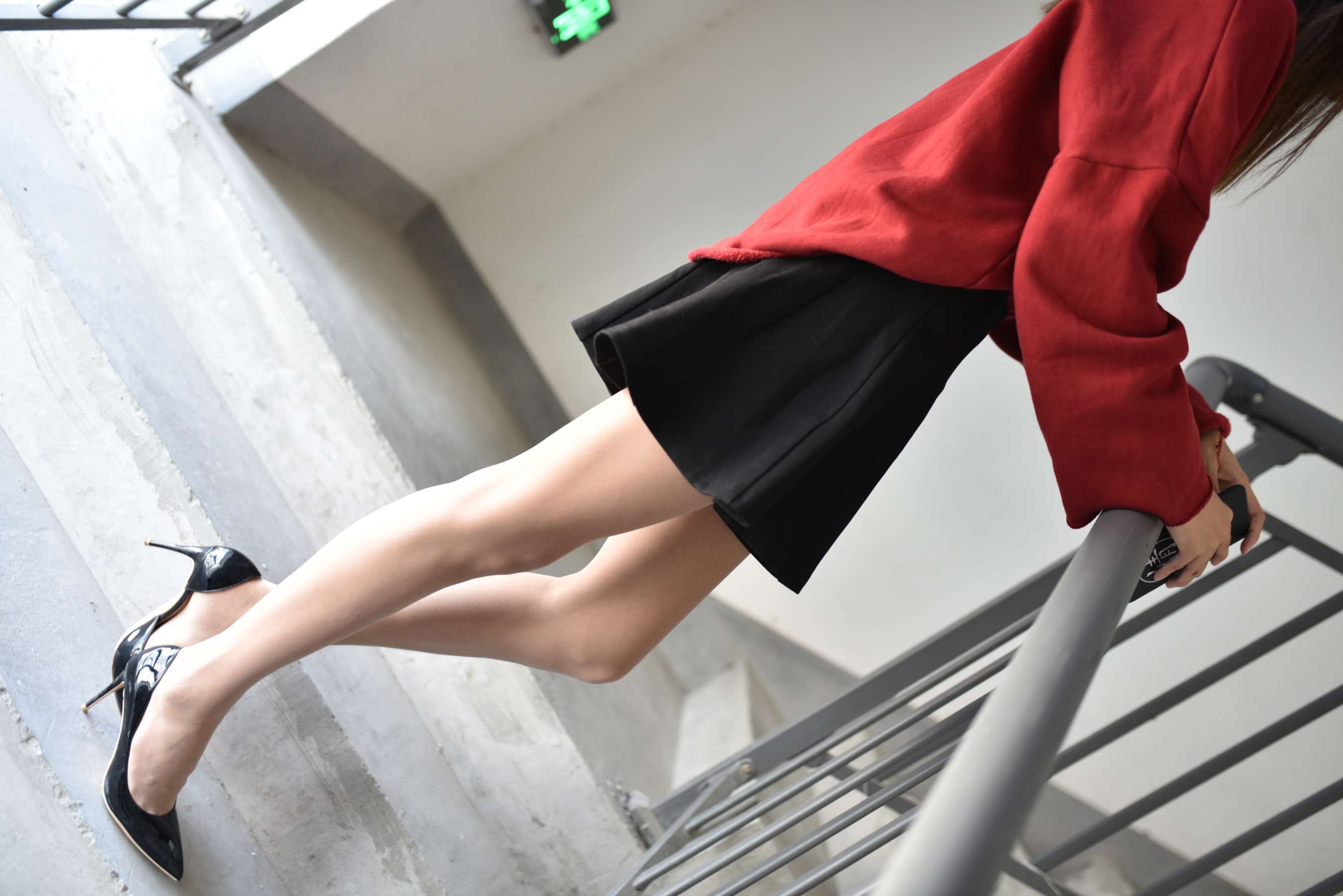 《玲玲小姐姐高跟丝足》作品图