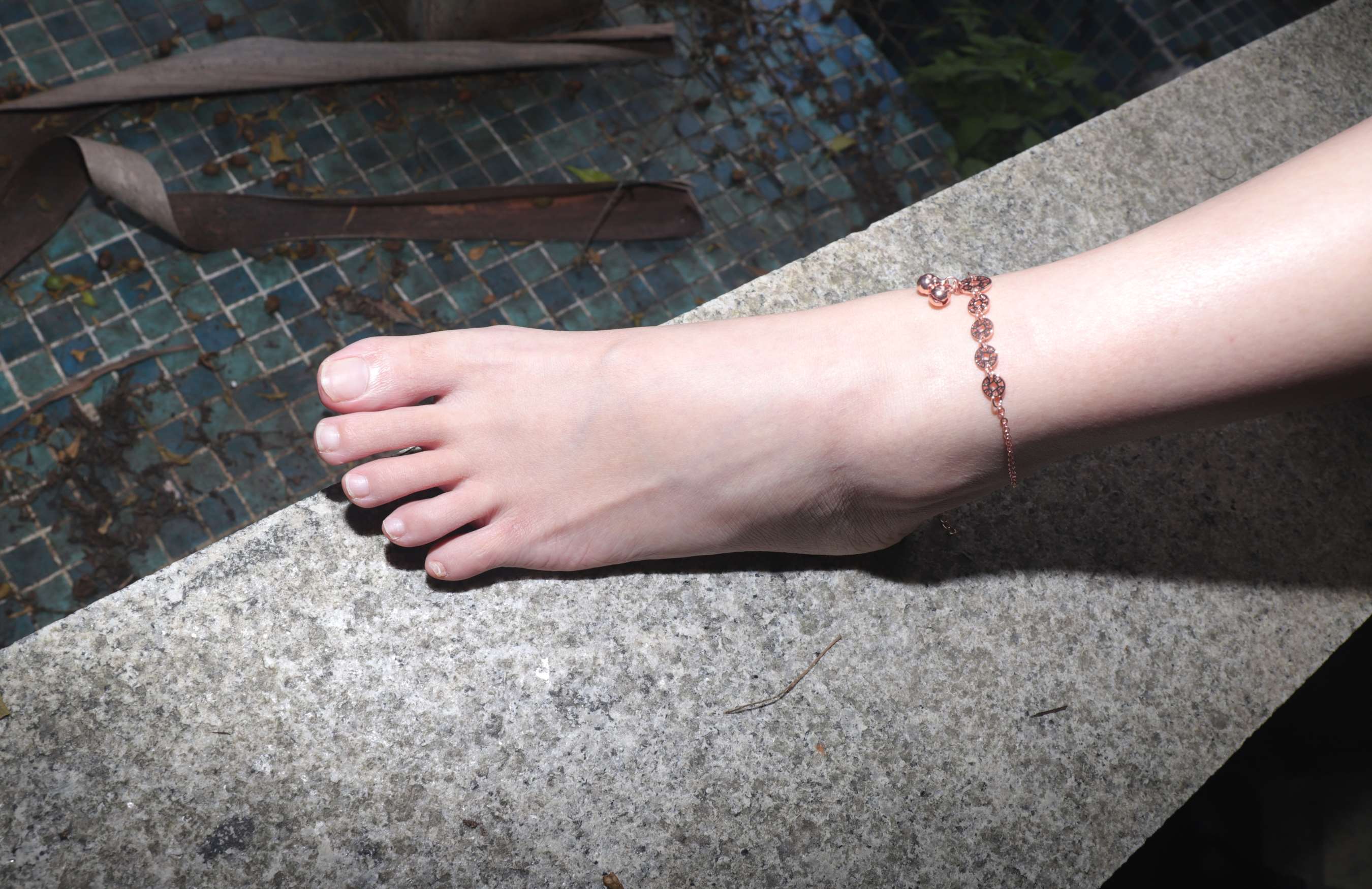 《慧婷师妹雪白脚丫》作品图