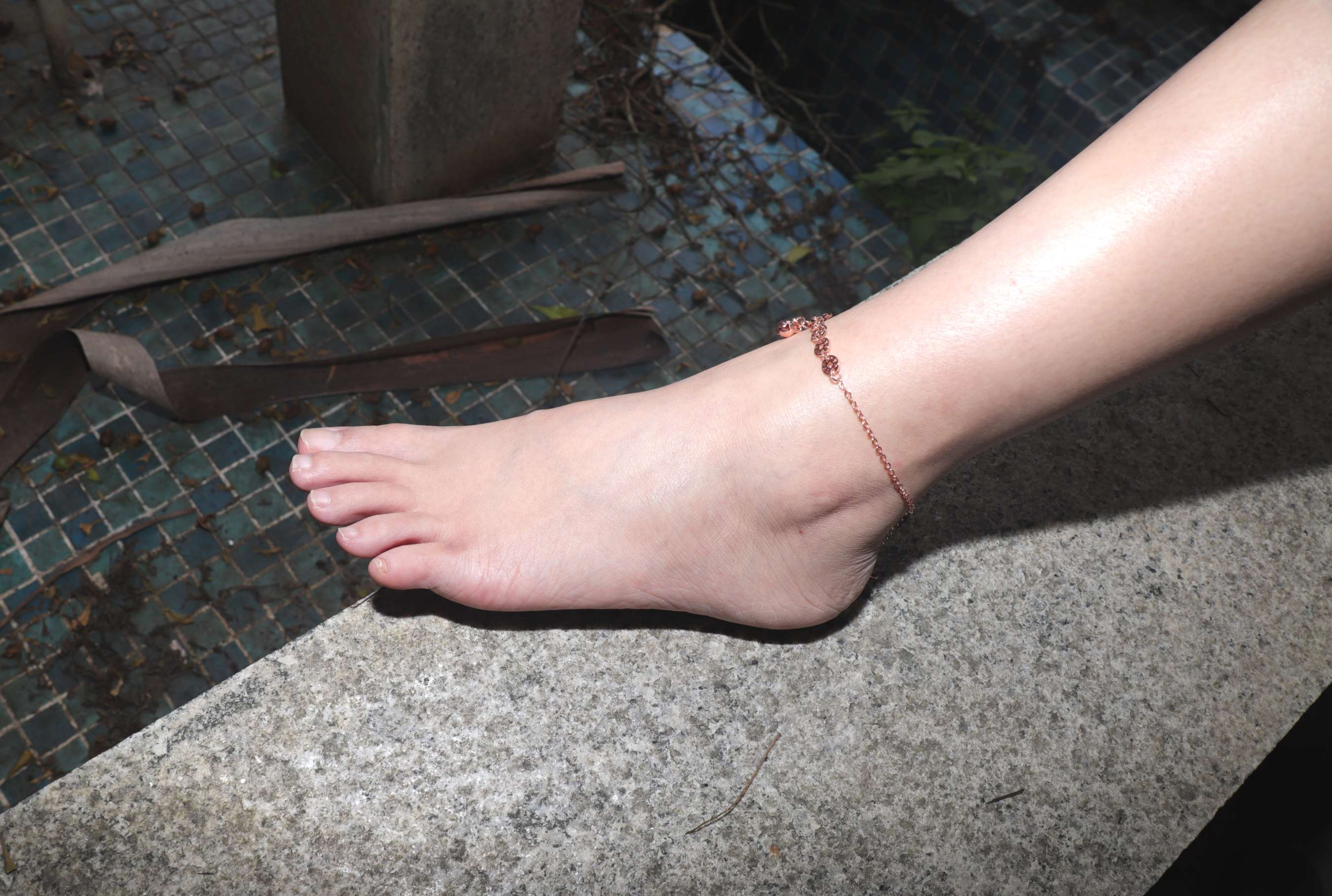 《慧婷师妹雪白脚丫》作品图