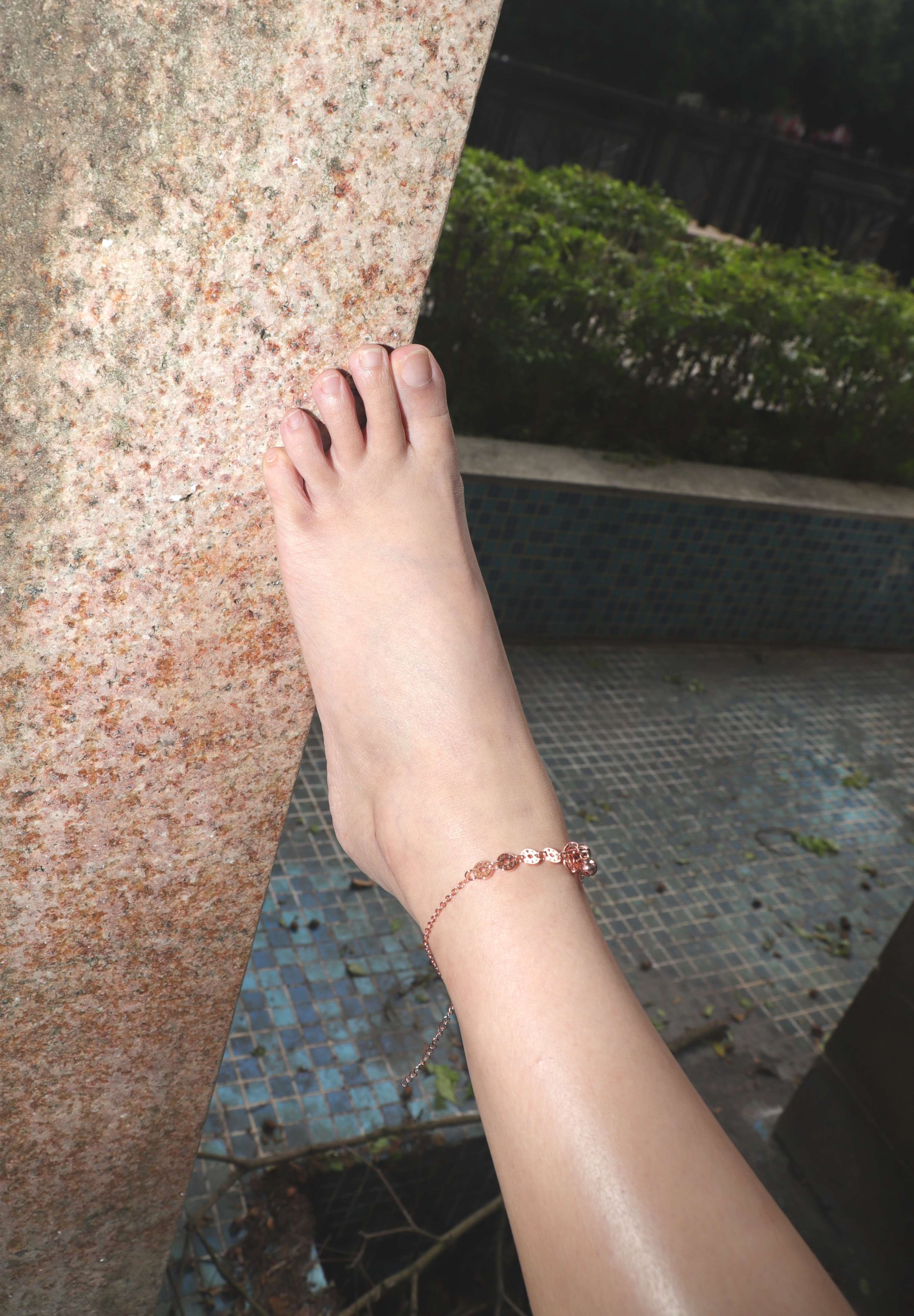 《慧婷师妹雪白脚丫》作品图