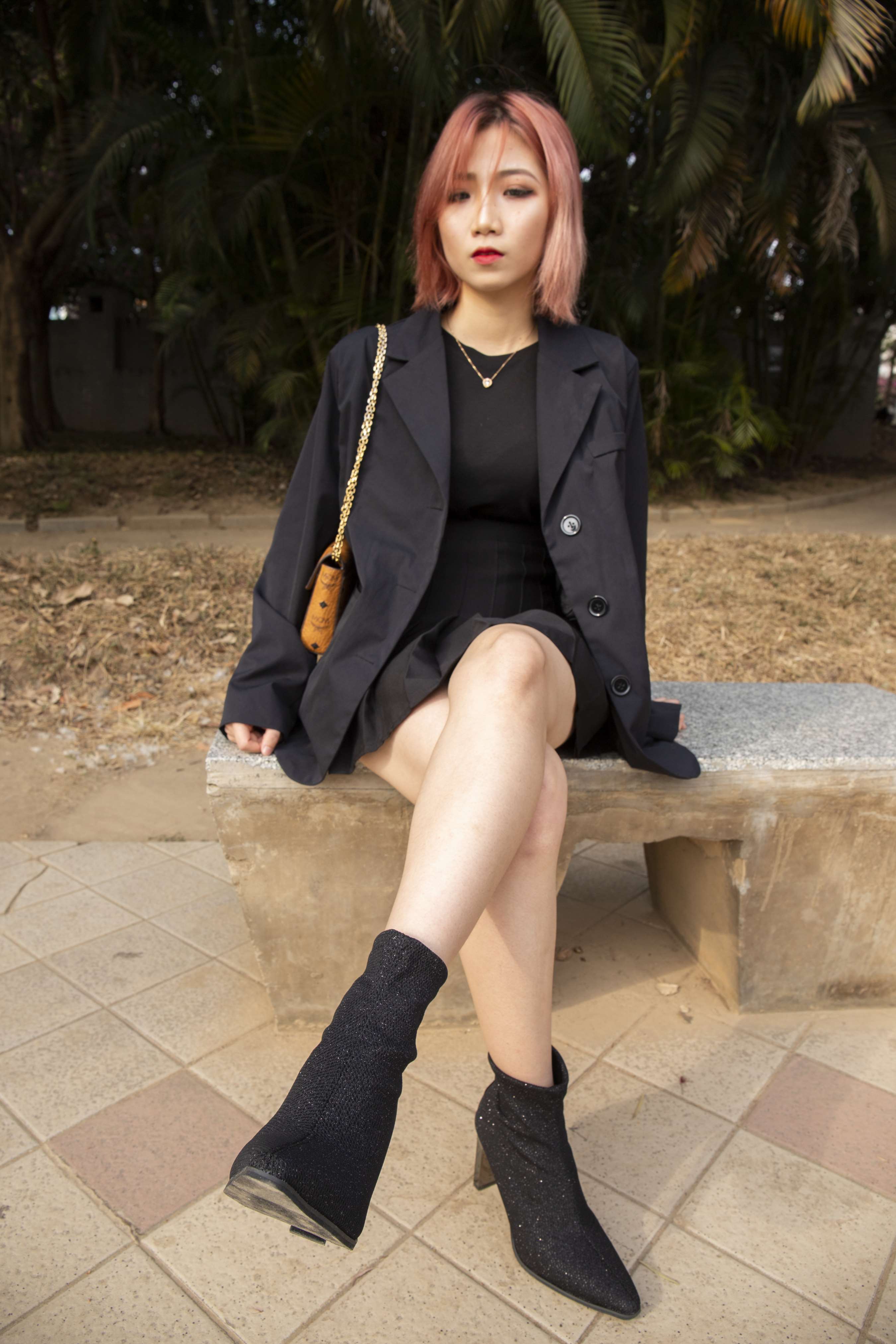 《婷婷师妹秀35码小脚》作品图