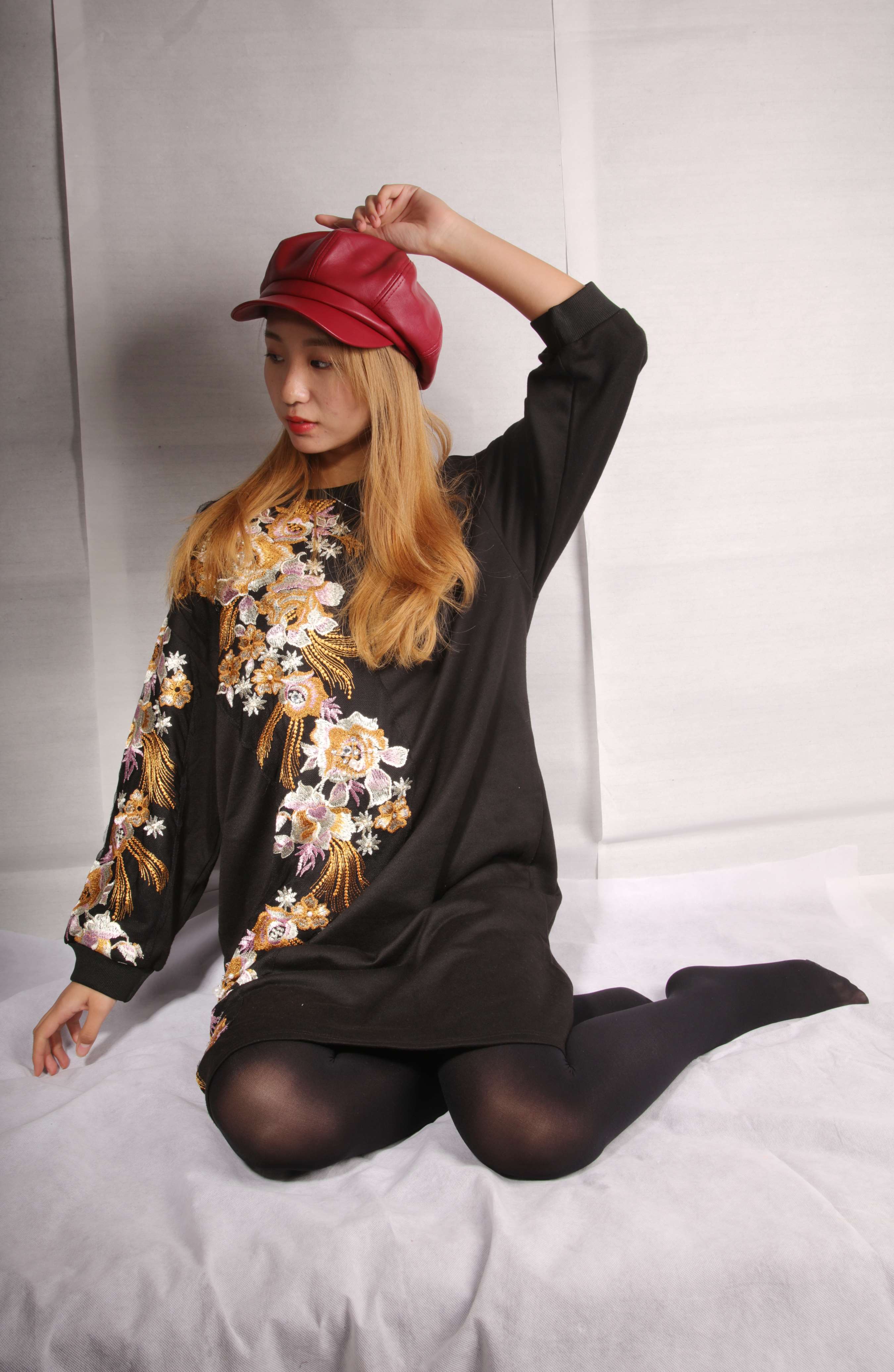 《大三舞蹈系师妹燕妮裤袜厚丝》作品图