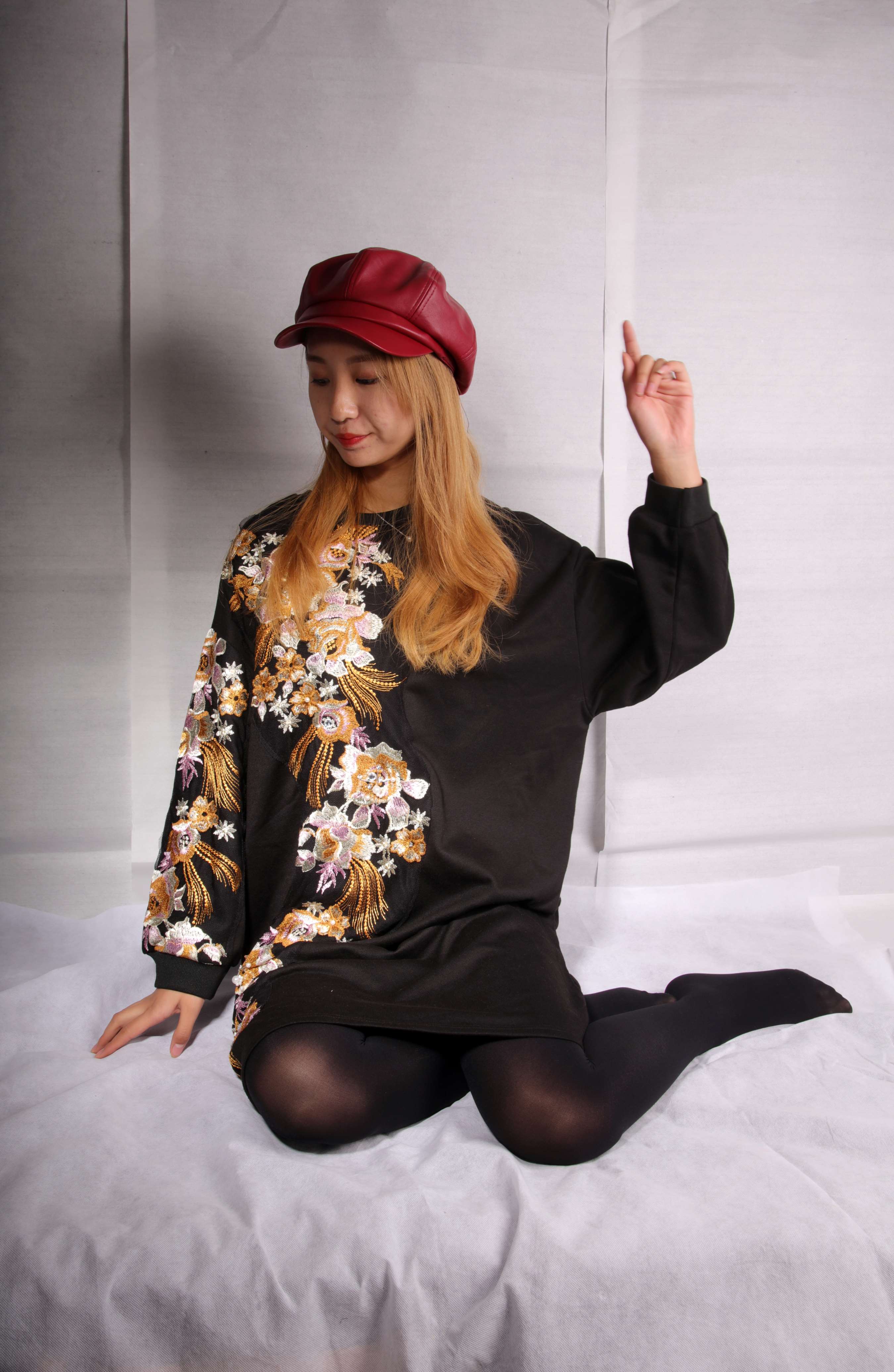 《大三舞蹈系师妹燕妮裤袜厚丝》作品图