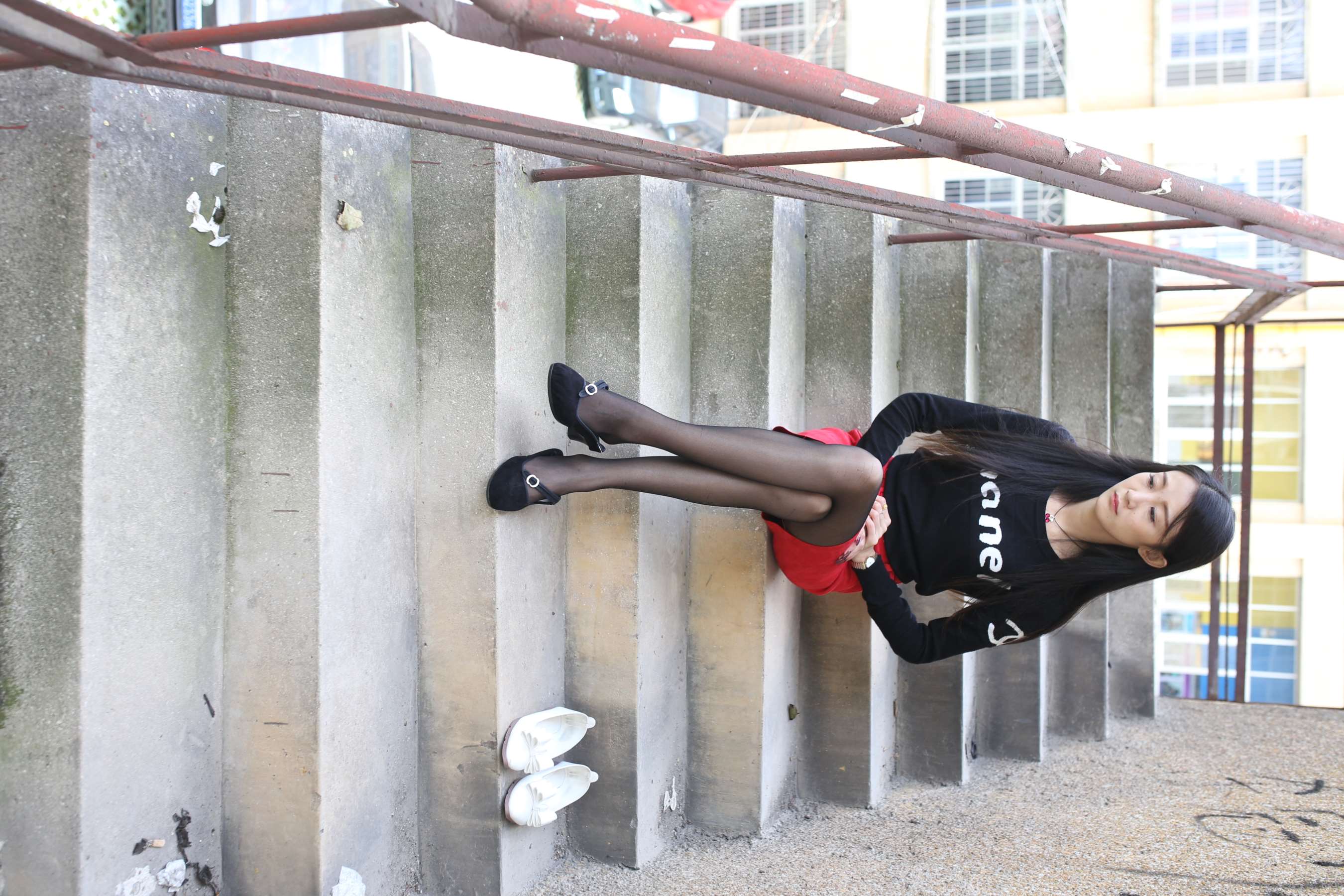 《师姐脱黑丝》作品图