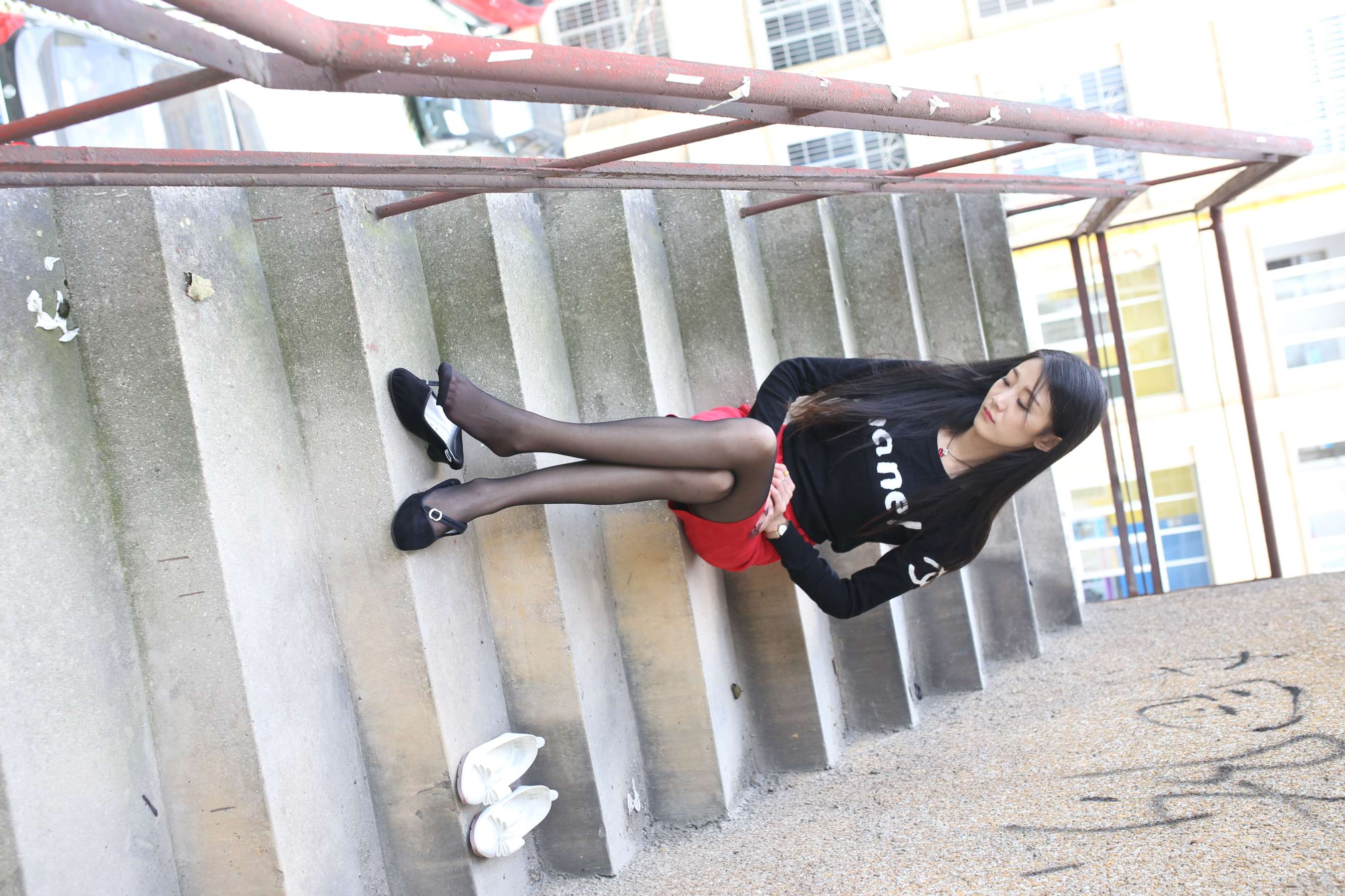 《师姐脱黑丝》作品图