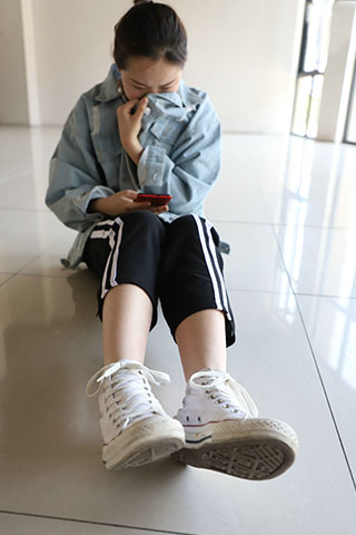 师妹白脏棉袜脚
