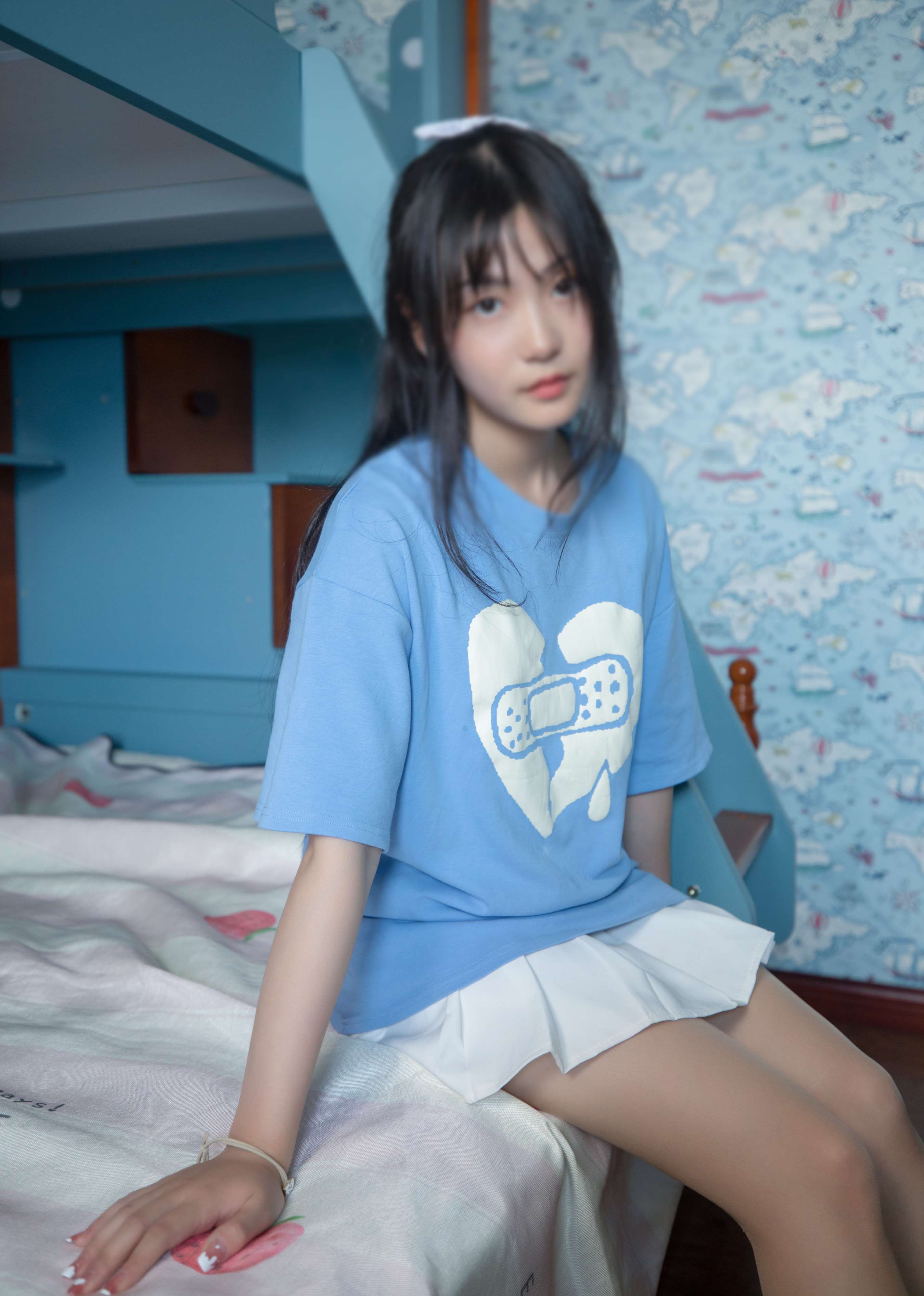 《菲菲师妹 肉丝脚丫》作品图