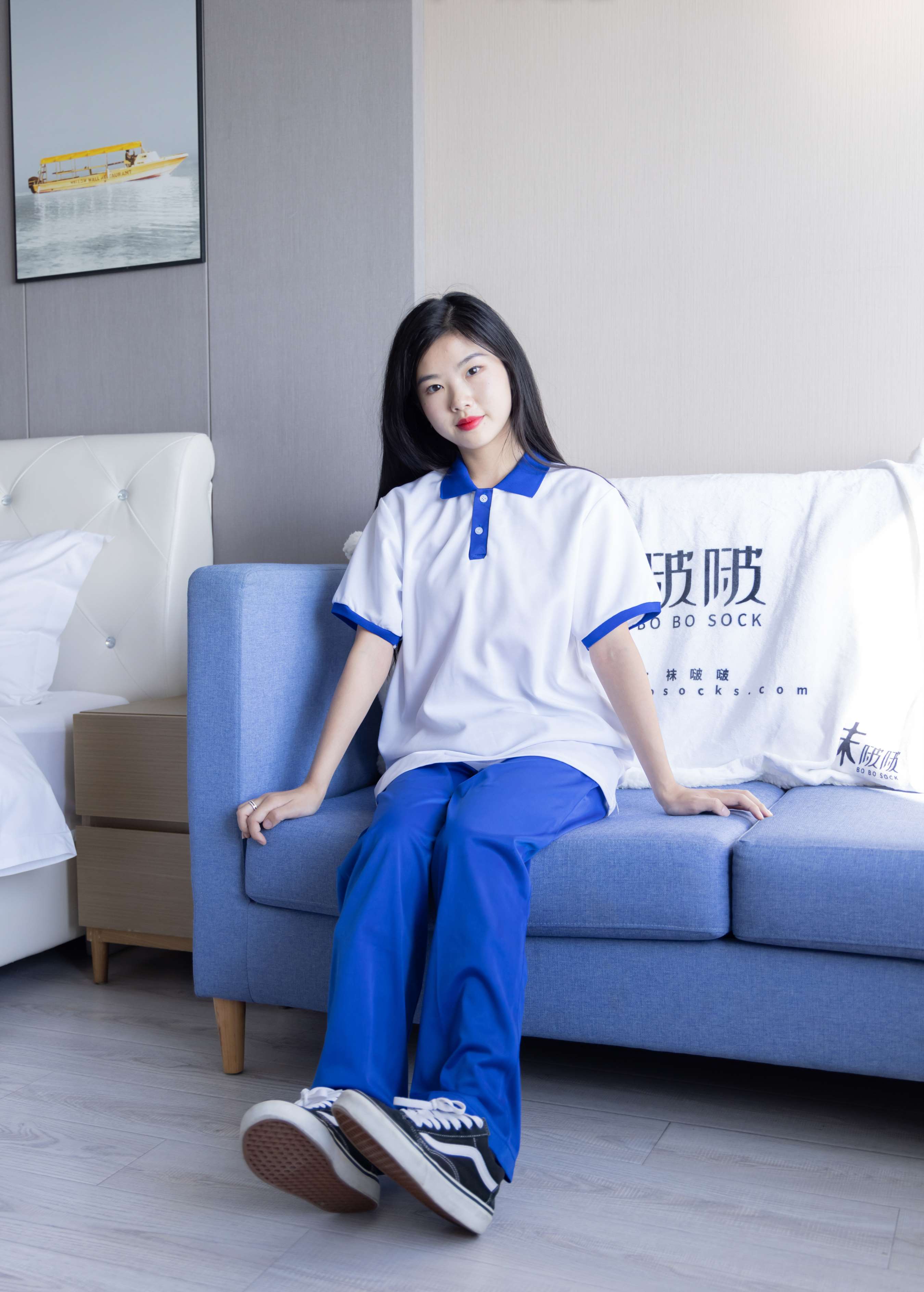 《小奶熊师妹 校服の棉袜脚》作品图