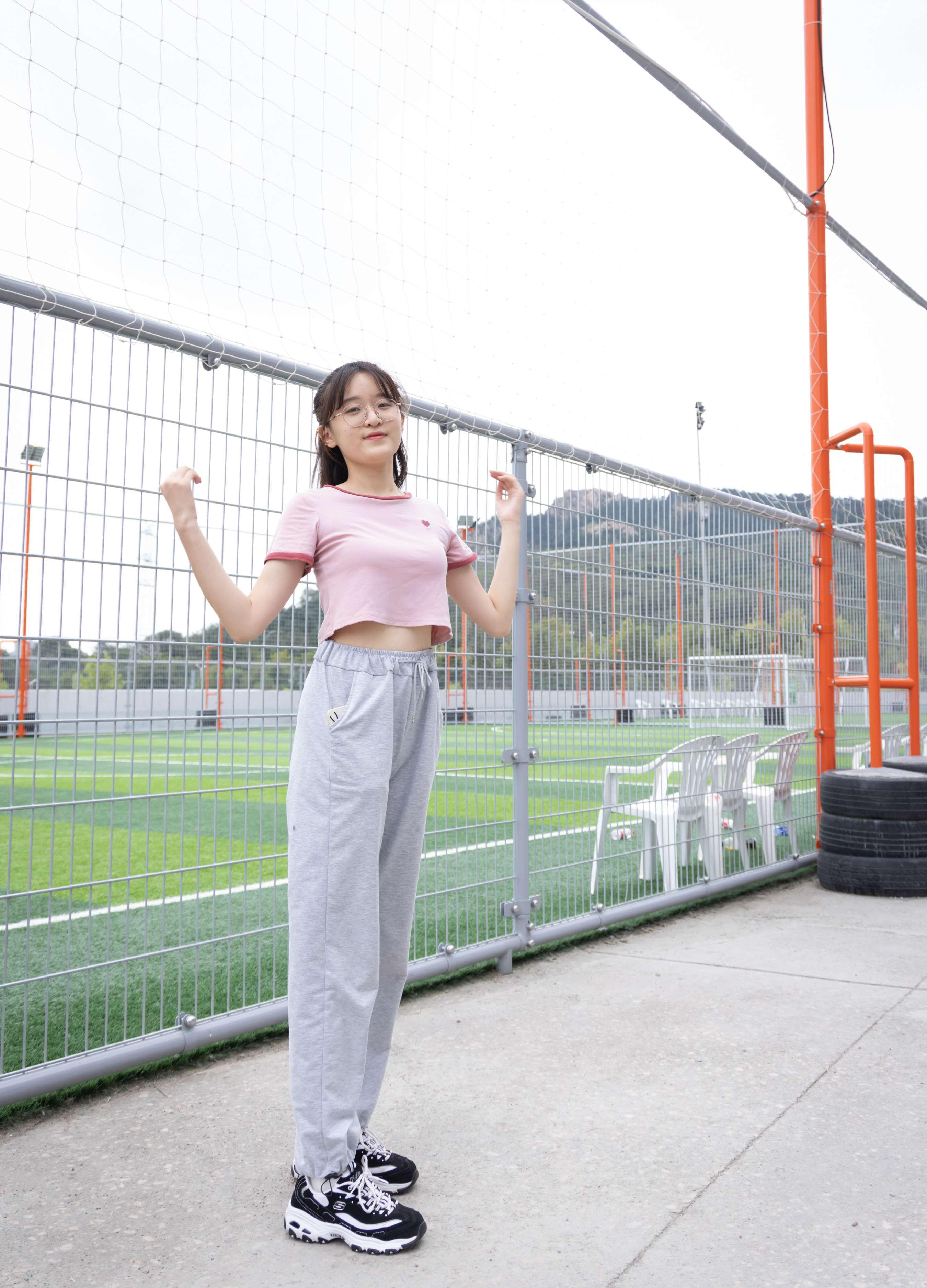 《熊熊师妹 斯凯奇运动鞋の棉袜脚》作品图