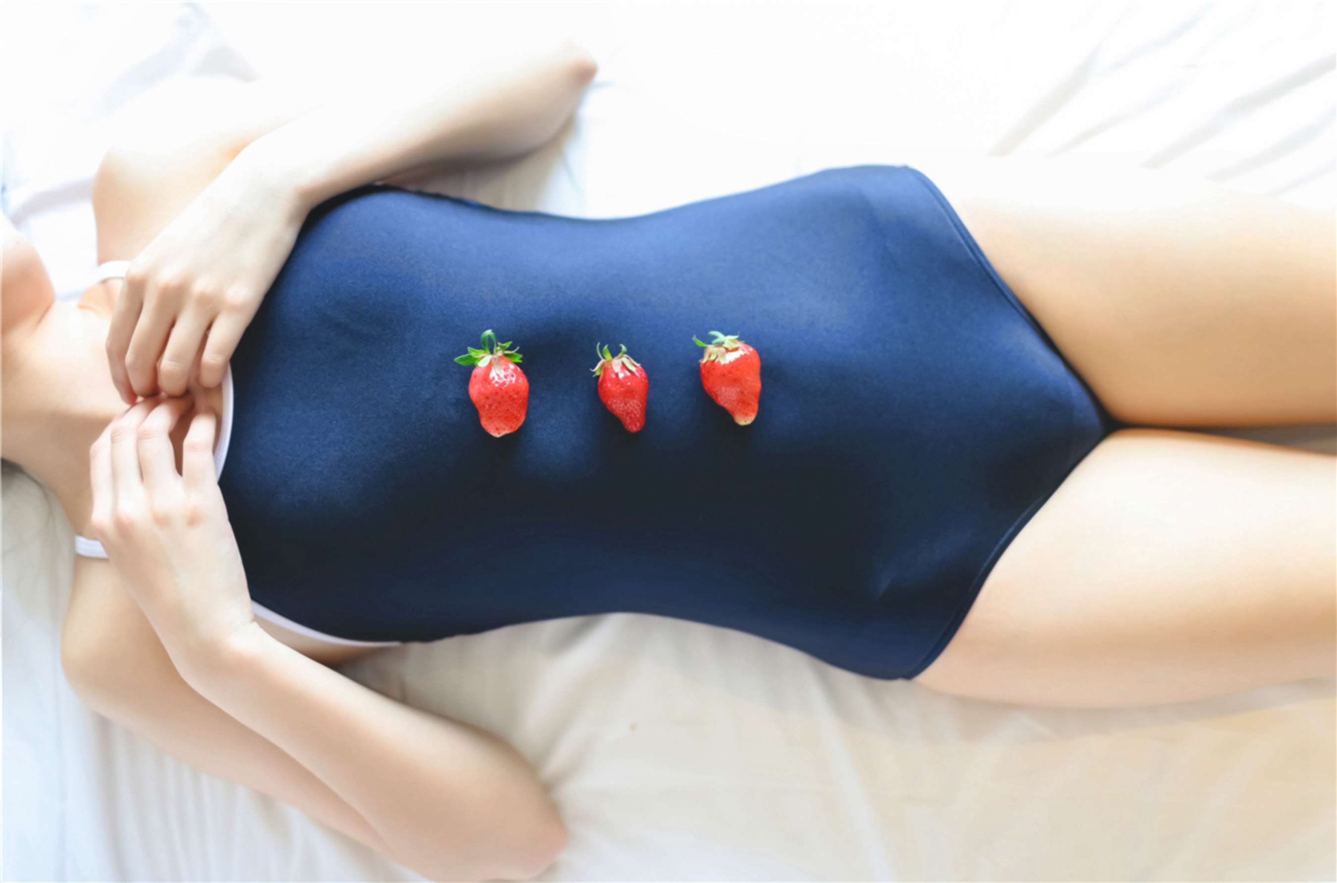 《师妹草莓の白丝足》作品图