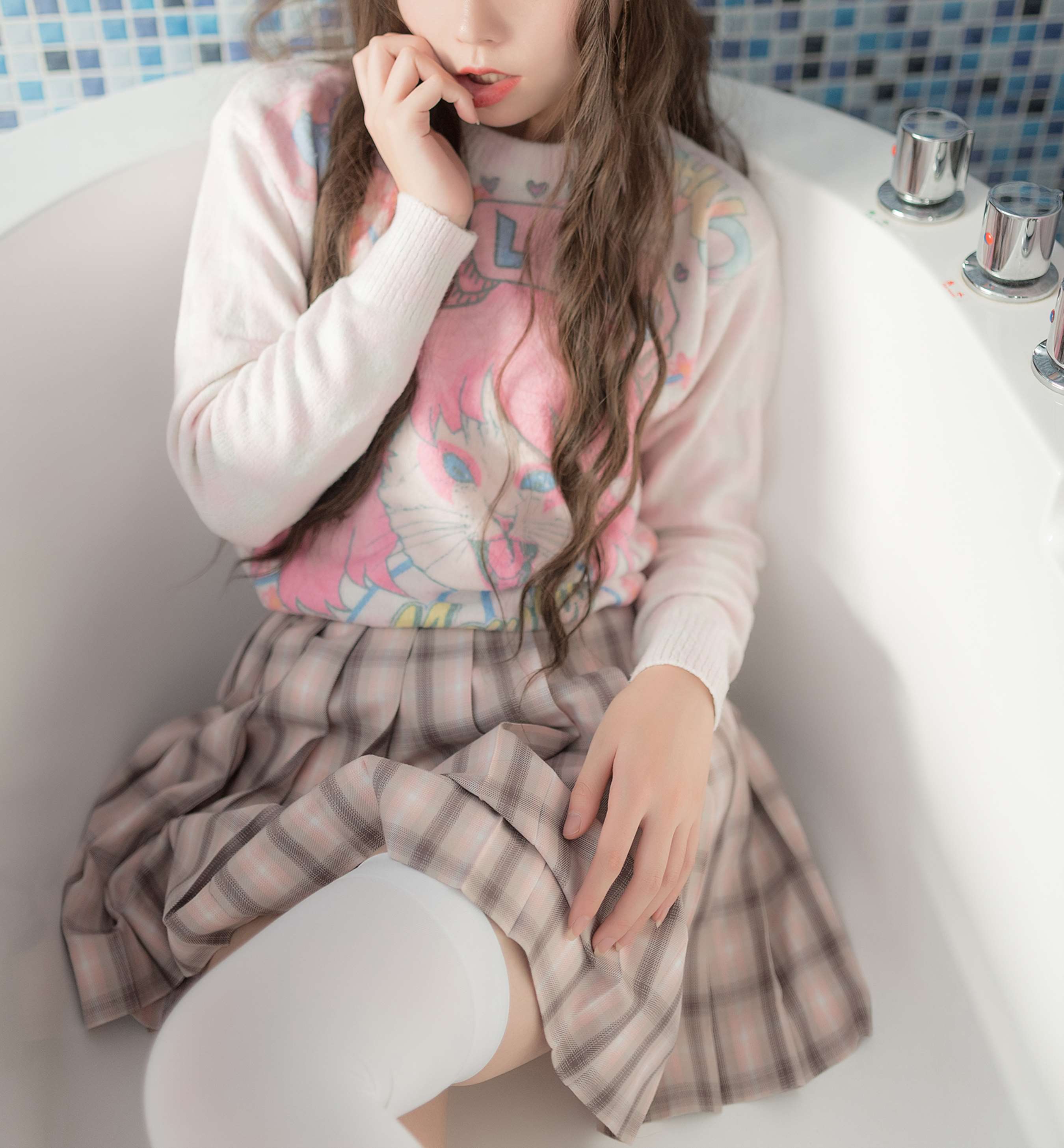 《小姐姐百褶裙の白丝足》作品图