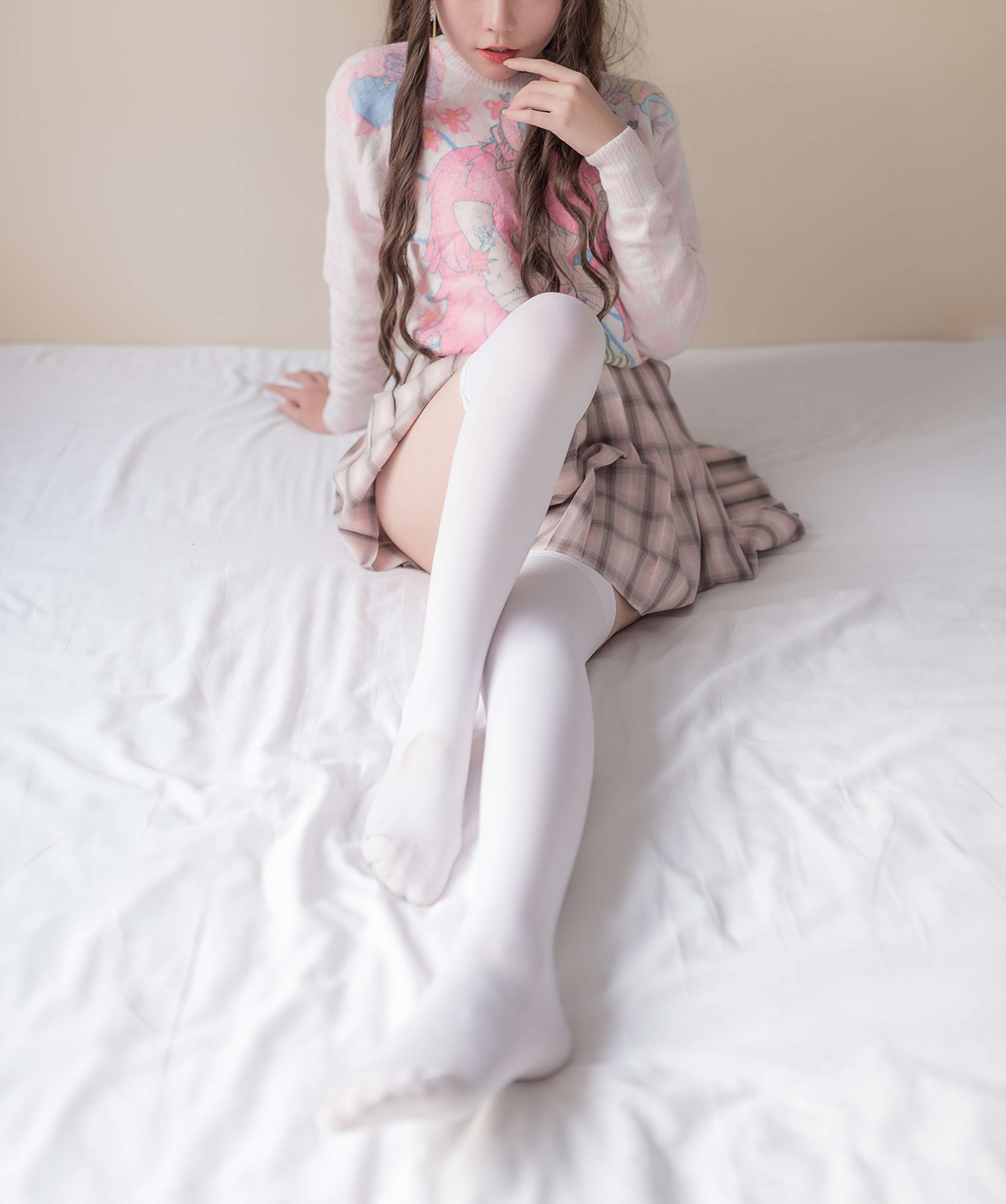 《小姐姐百褶裙の白丝足》作品图