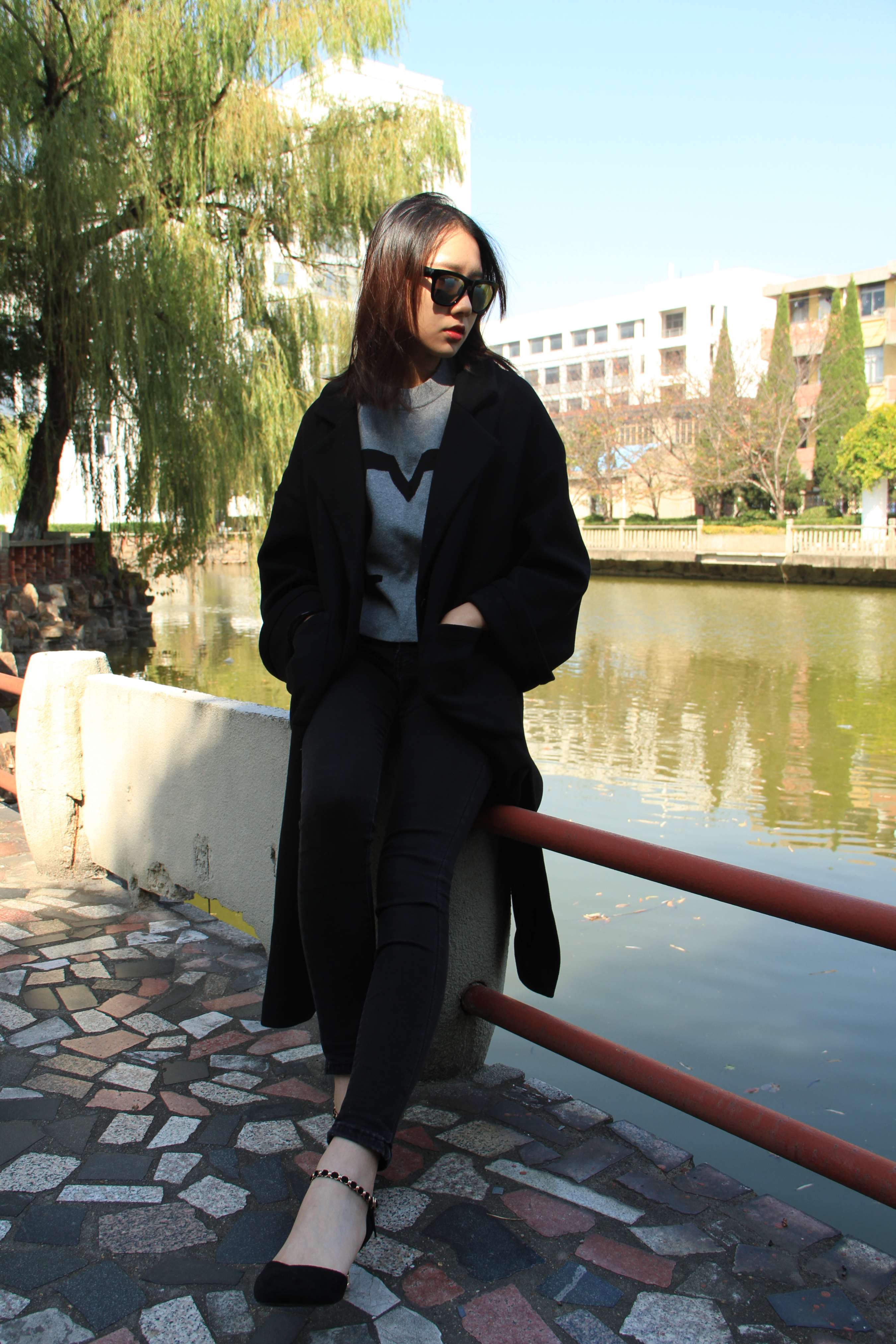 《大三舞蹈系师妹户外展示舞鞋风采》作品图