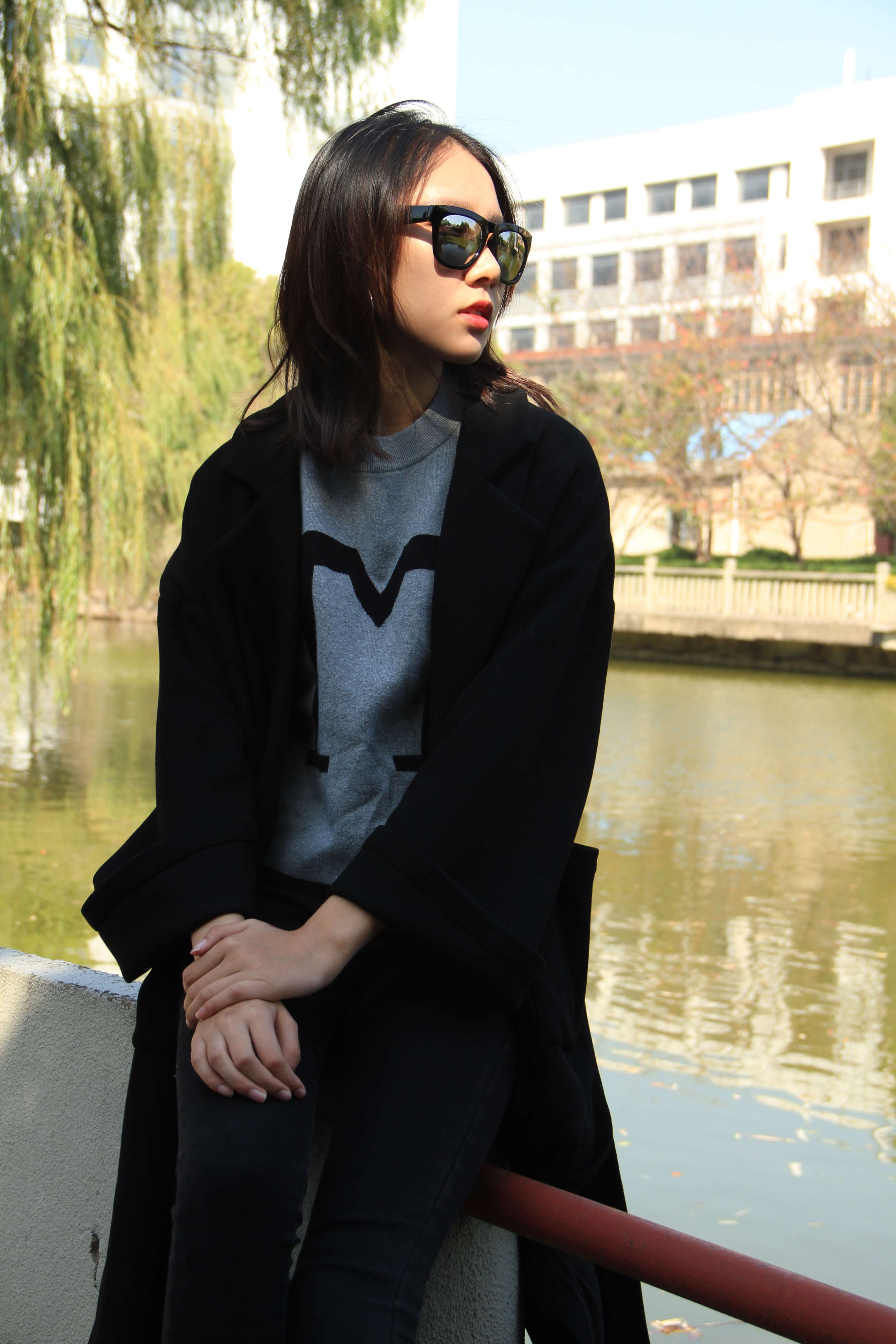 《大三舞蹈系师妹户外展示舞鞋风采》作品图