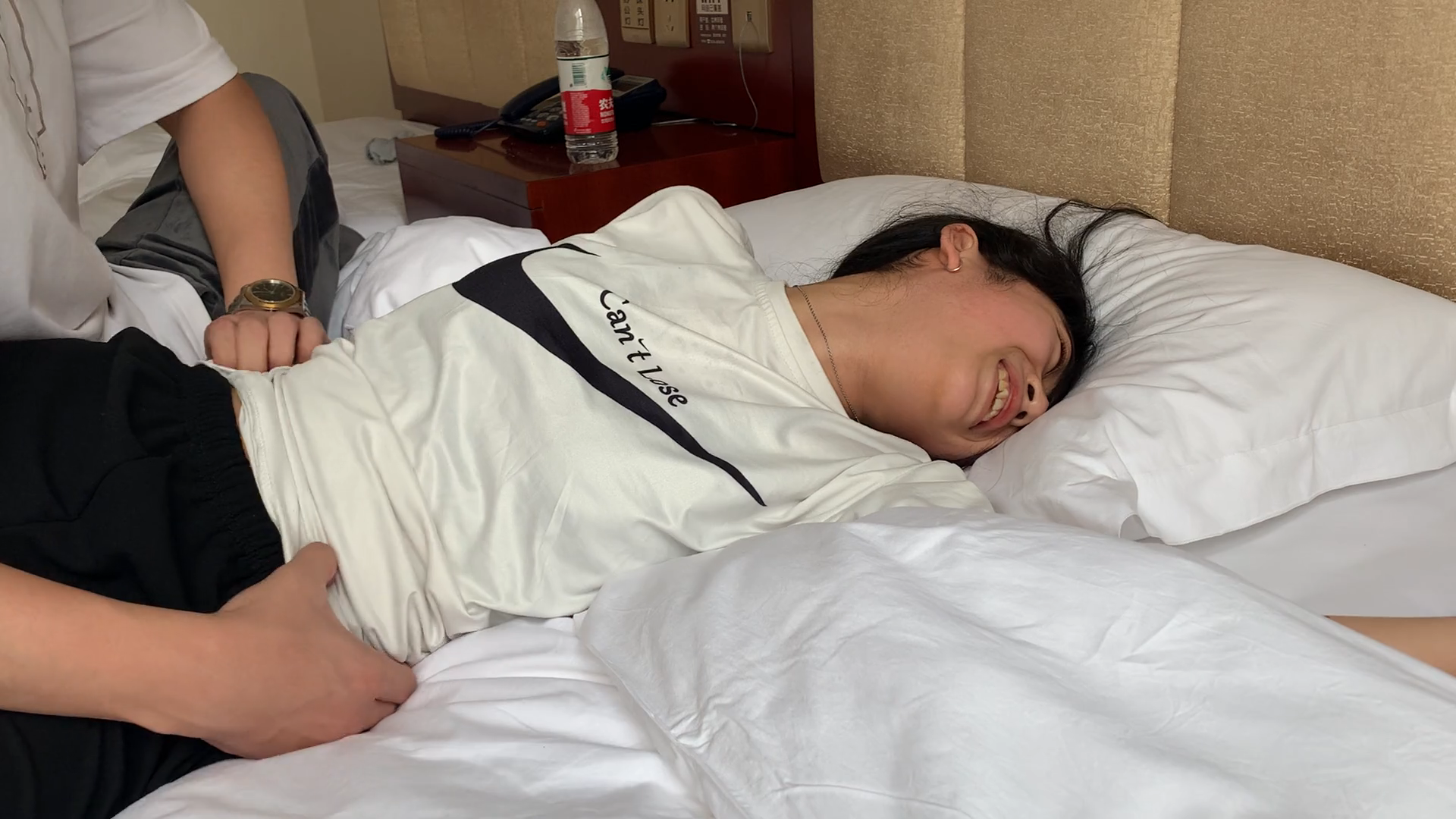 《挠校花妹妹脚丫痒》作品图