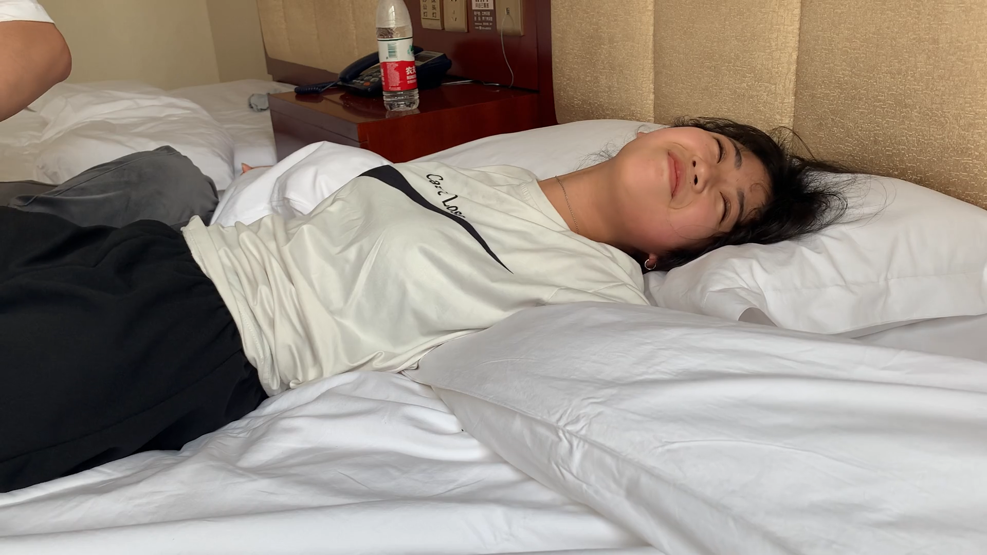 《挠校花妹妹脚丫痒》作品图