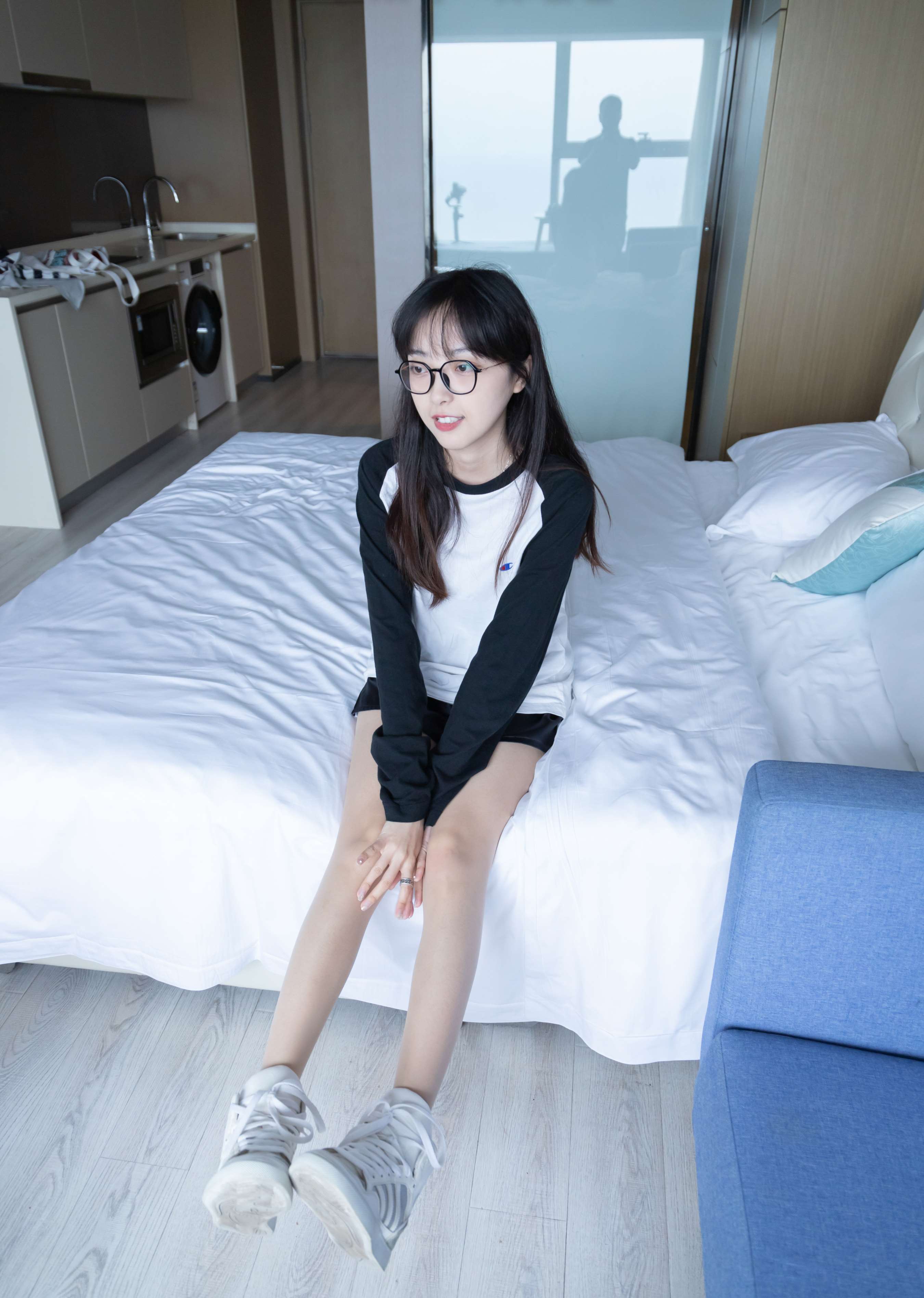 《小姐姐稚予阿迪板鞋の白色短棉袜套肉丝》作品图