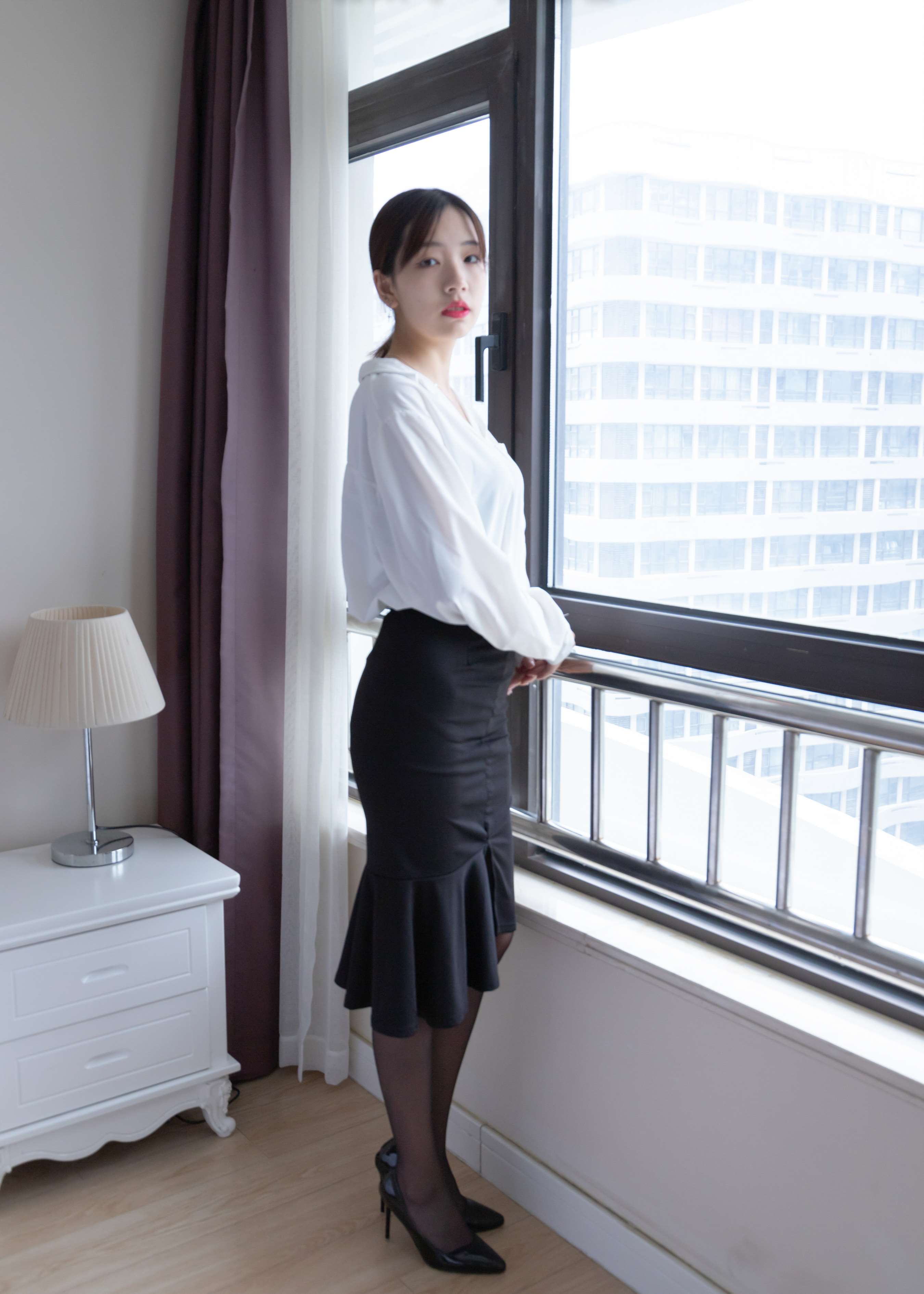 《学姐小甜豆 OL制服の黑丝》作品图