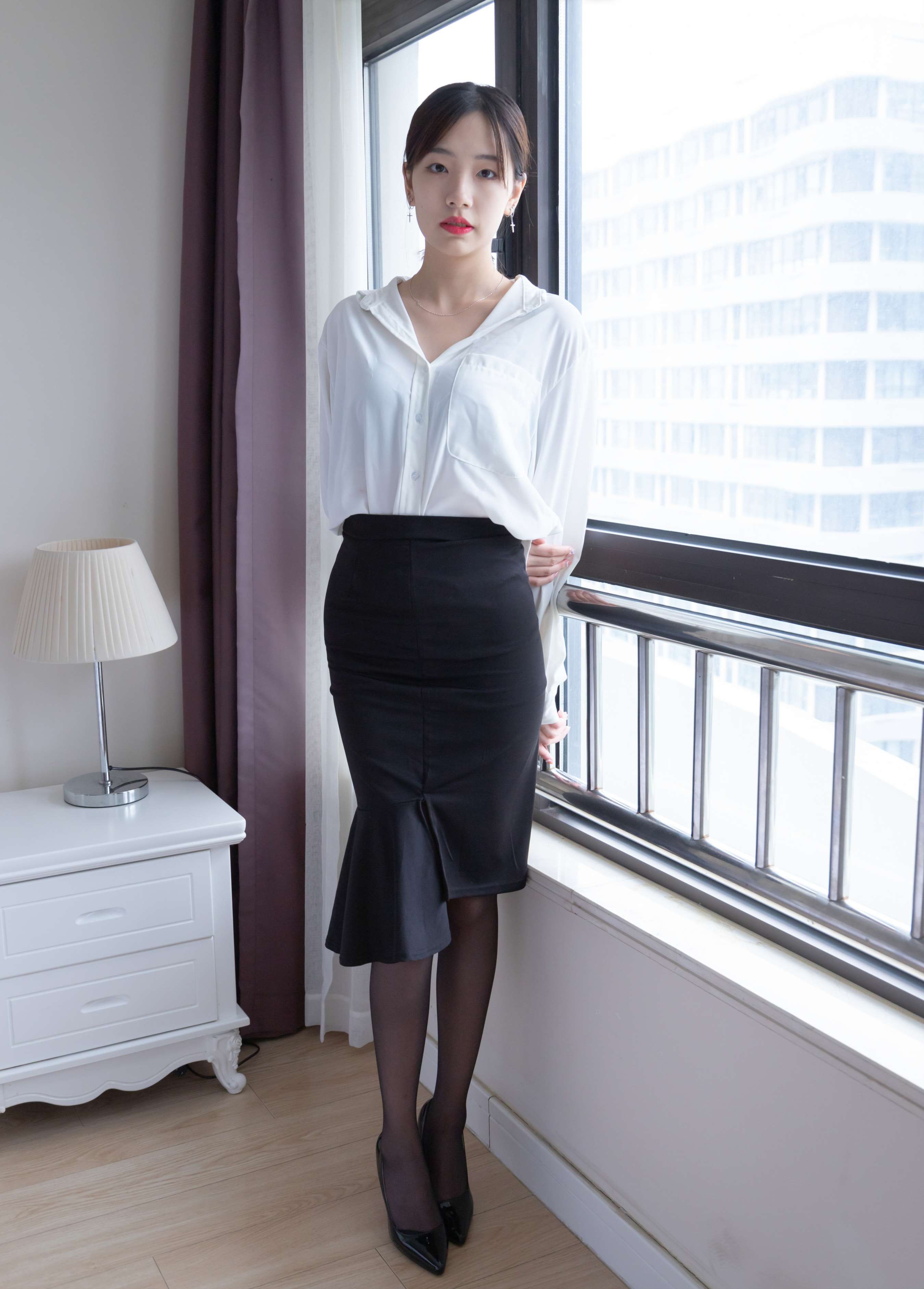 《学姐小甜豆 OL制服の黑丝》作品图