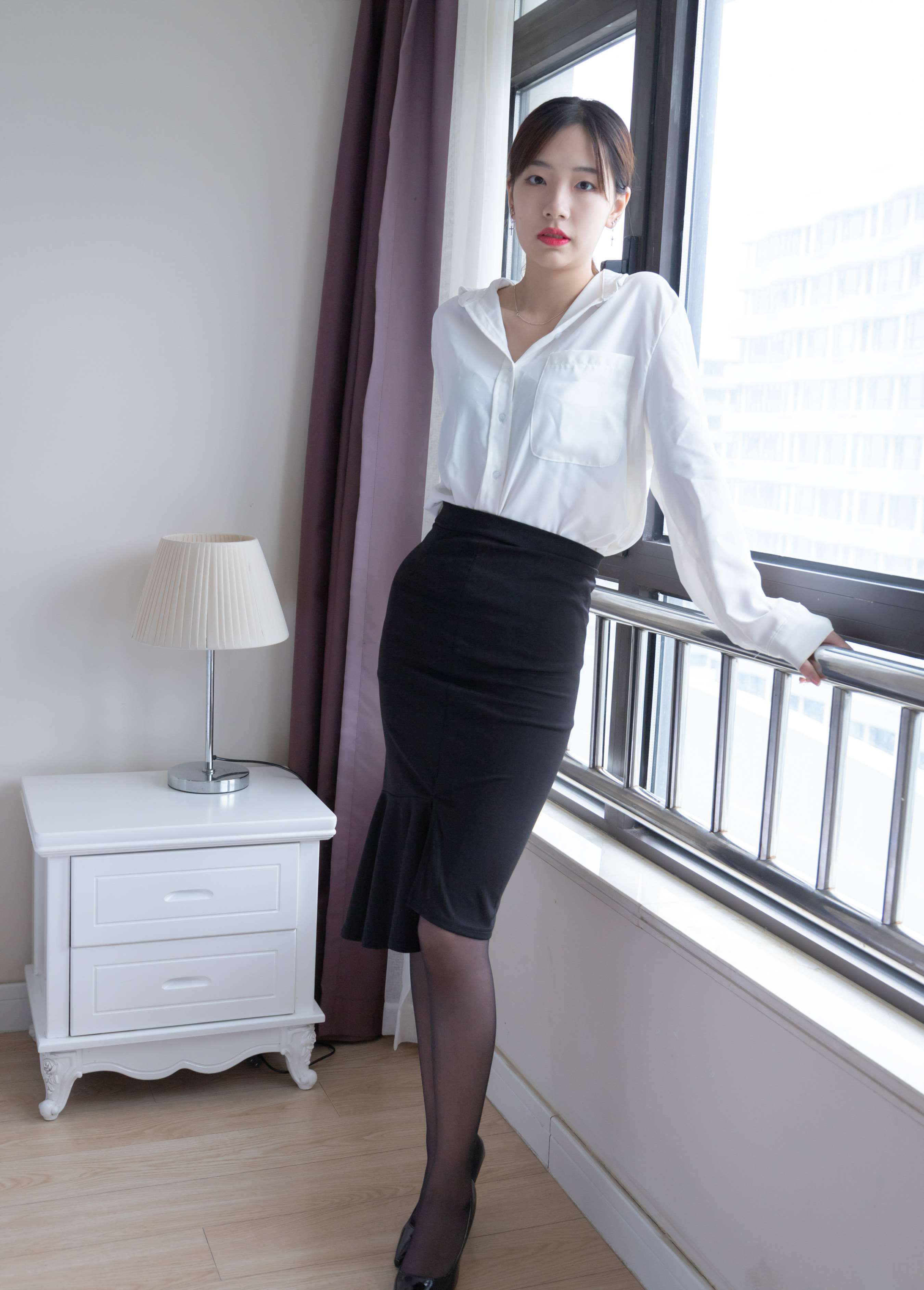 《学姐小甜豆 OL制服の黑丝》作品图