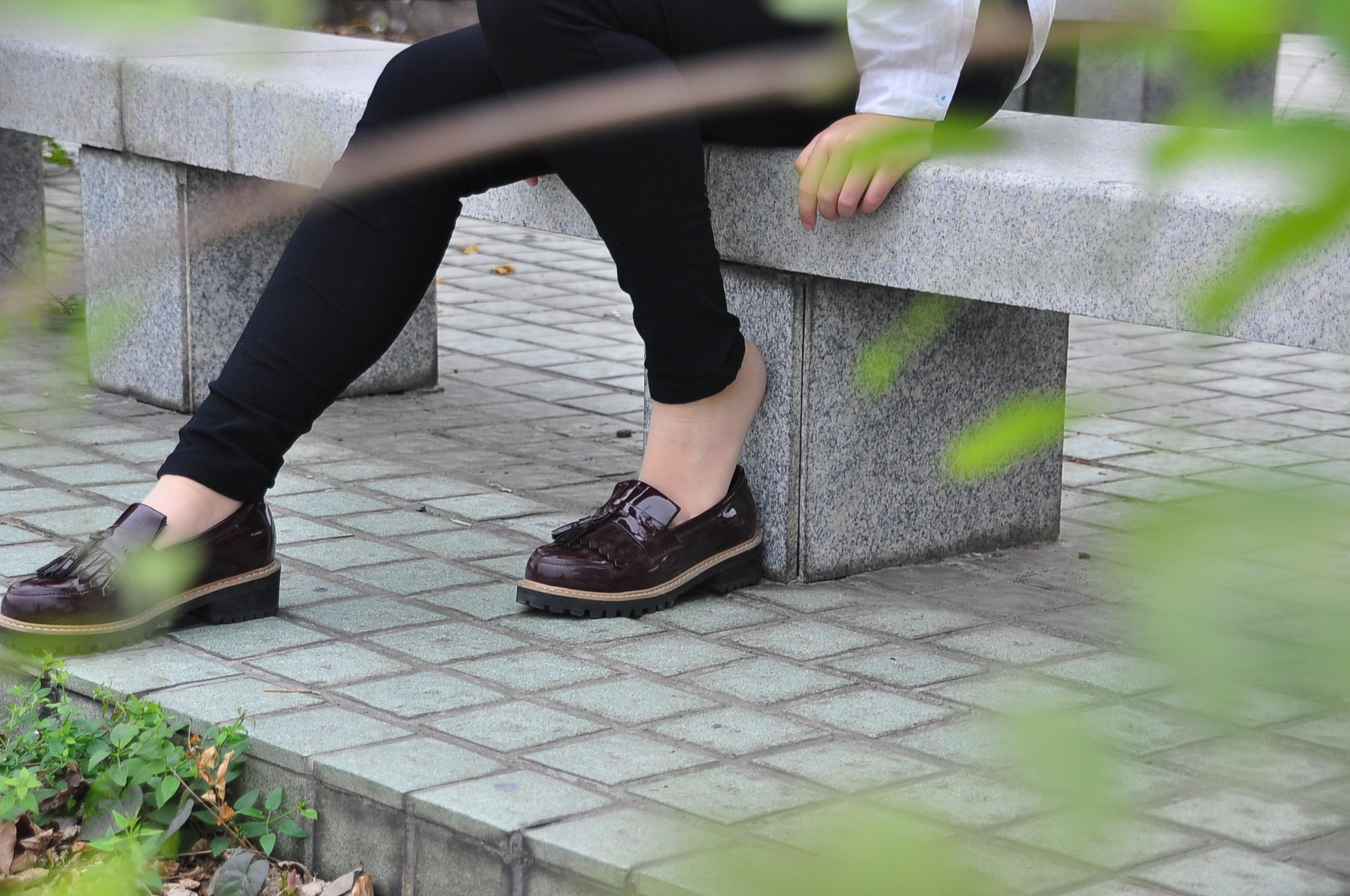 《校园甜美型师妹展短丝》作品图