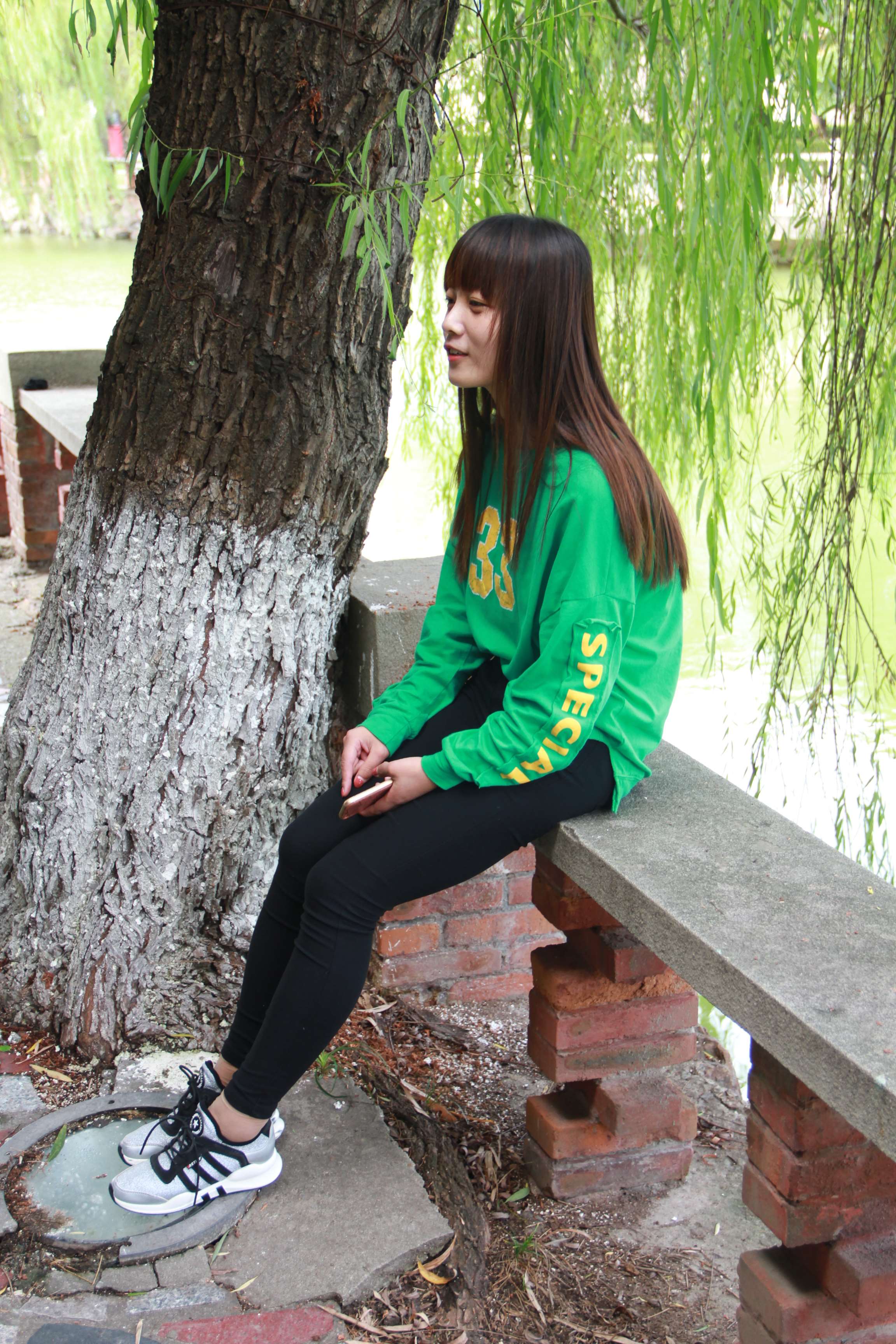 《艺术系の梅梅师妹的短肉丝》作品图