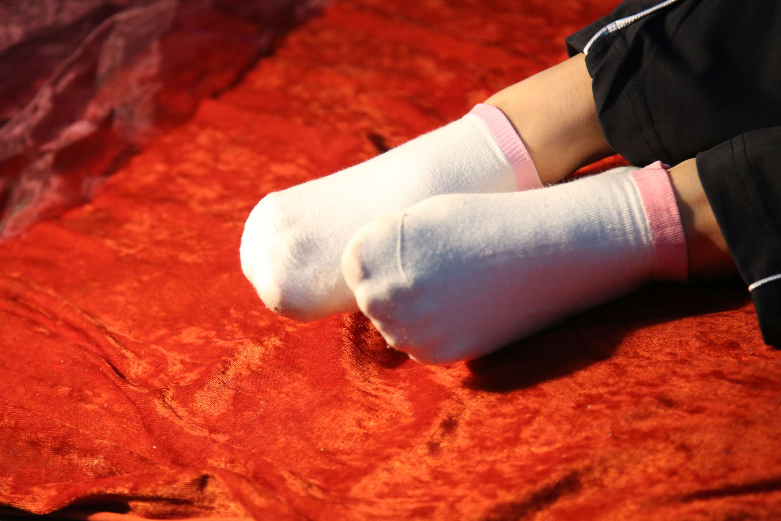 《职校少女小妮子37码白袜脚丫》作品图